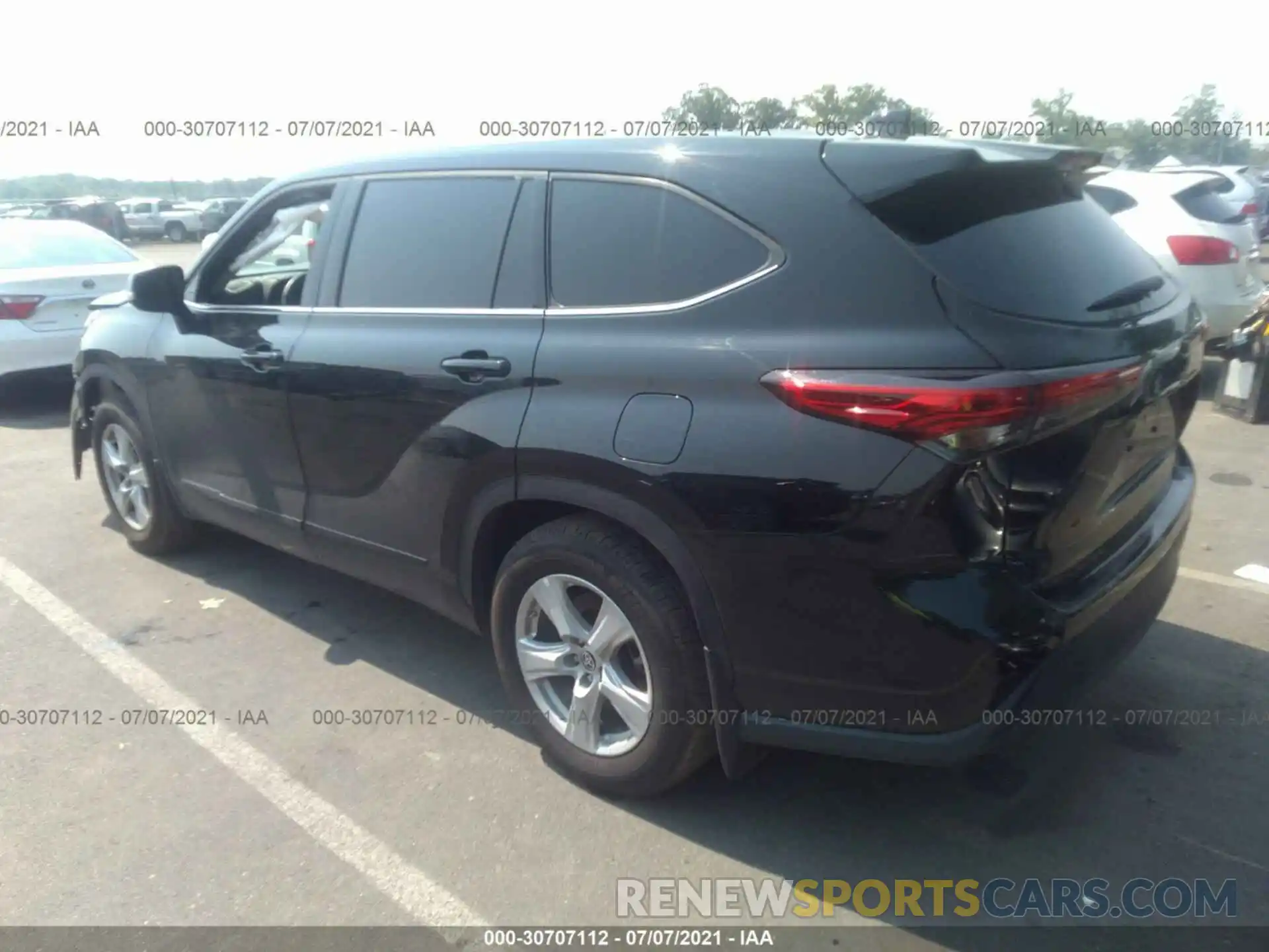 3 Photograph of a damaged car 5TDBZRBH8LS522771 TOYOTA HIGHLANDER 2020