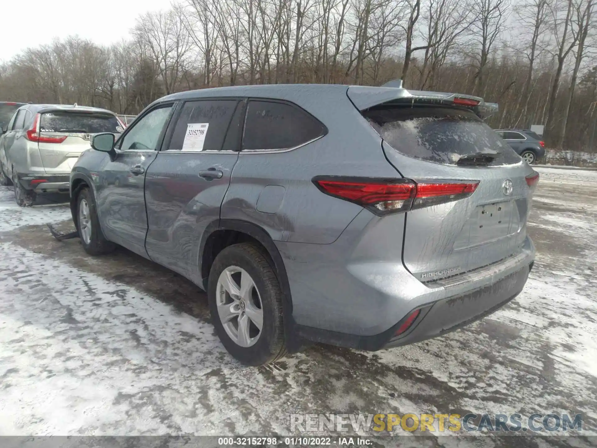 3 Photograph of a damaged car 5TDBZRBH9LS034610 TOYOTA HIGHLANDER 2020