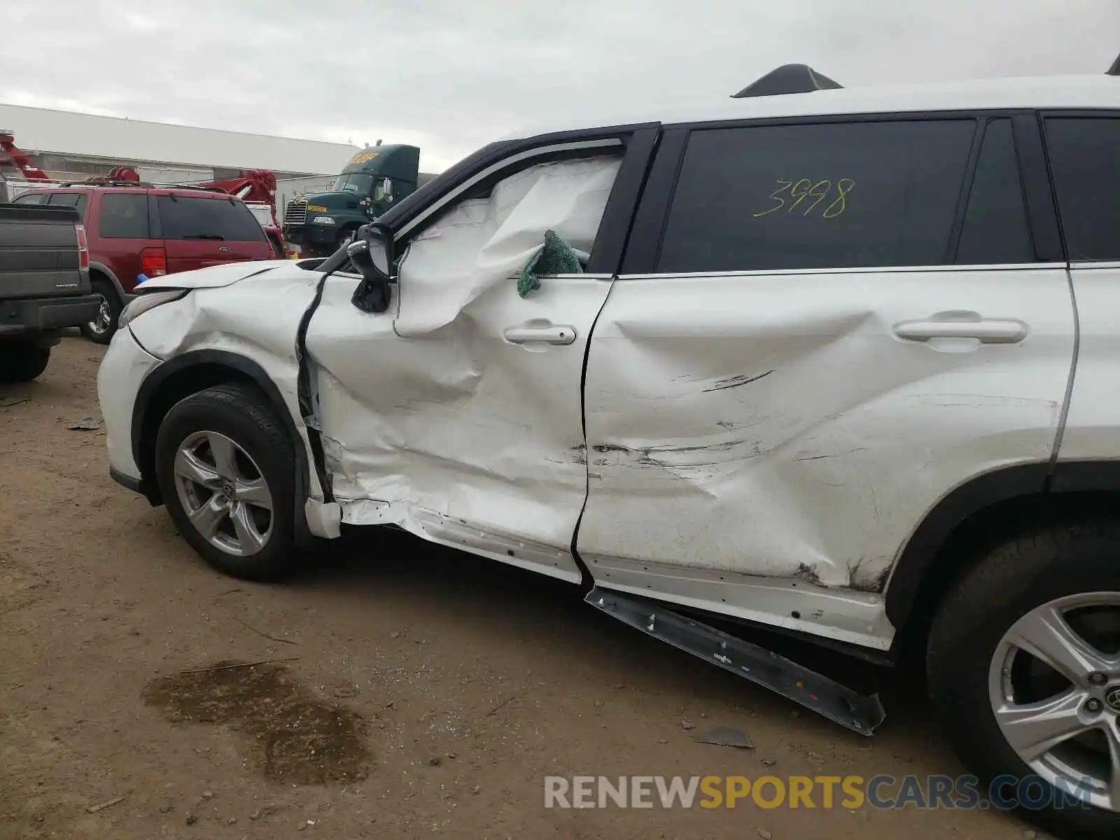 9 Photograph of a damaged car 5TDBZRBHXLS048063 TOYOTA HIGHLANDER 2020