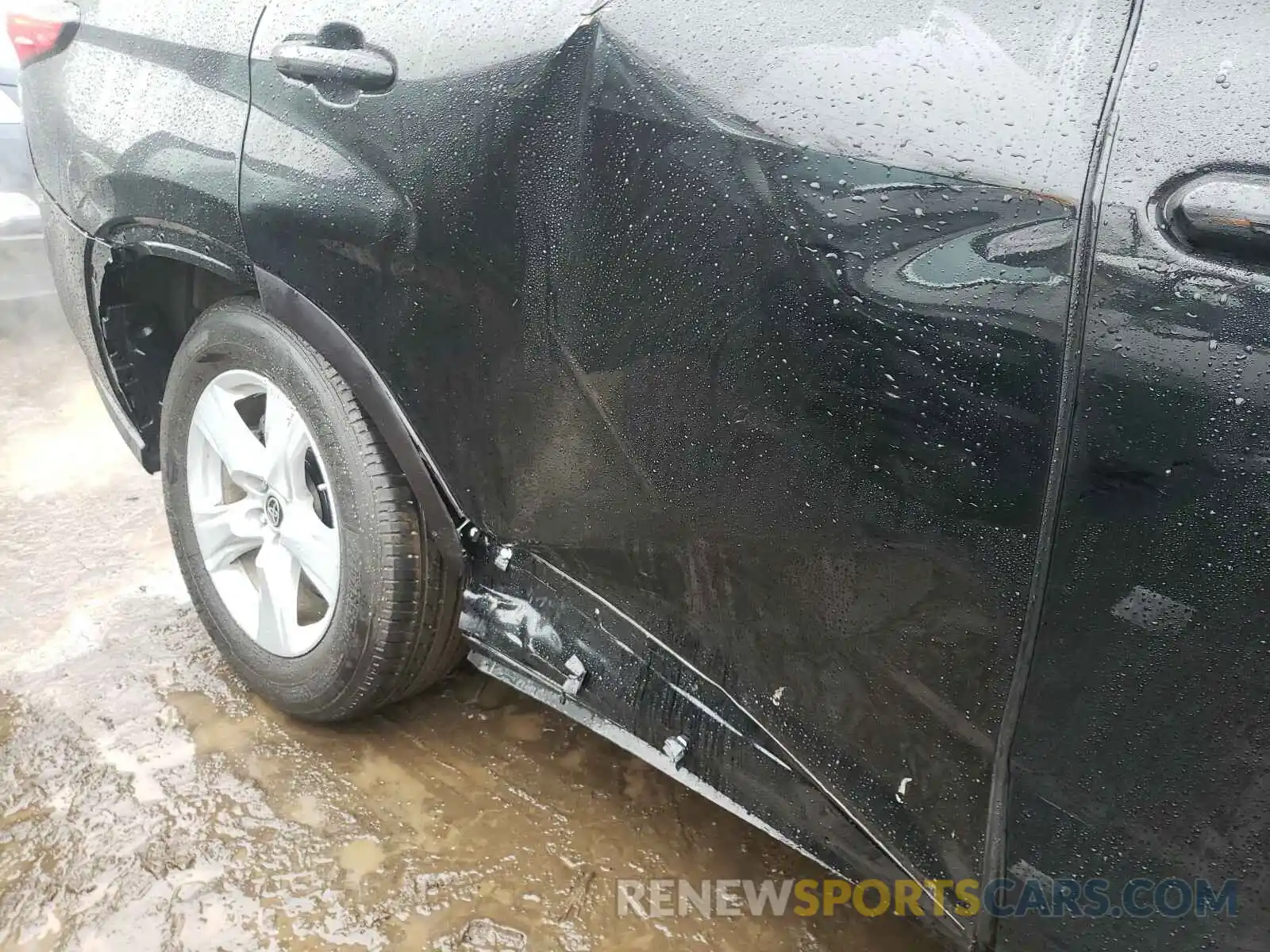 9 Photograph of a damaged car 5TDBZRBHXLS518124 TOYOTA HIGHLANDER 2020