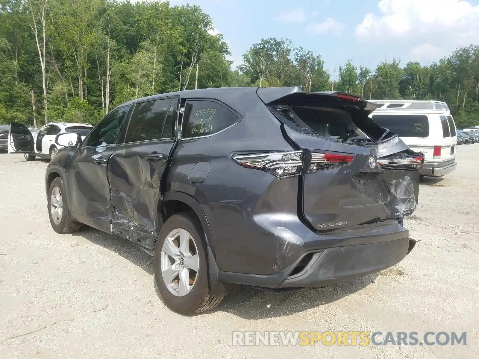 3 Photograph of a damaged car 5TDBZRBHXLS519340 TOYOTA HIGHLANDER 2020