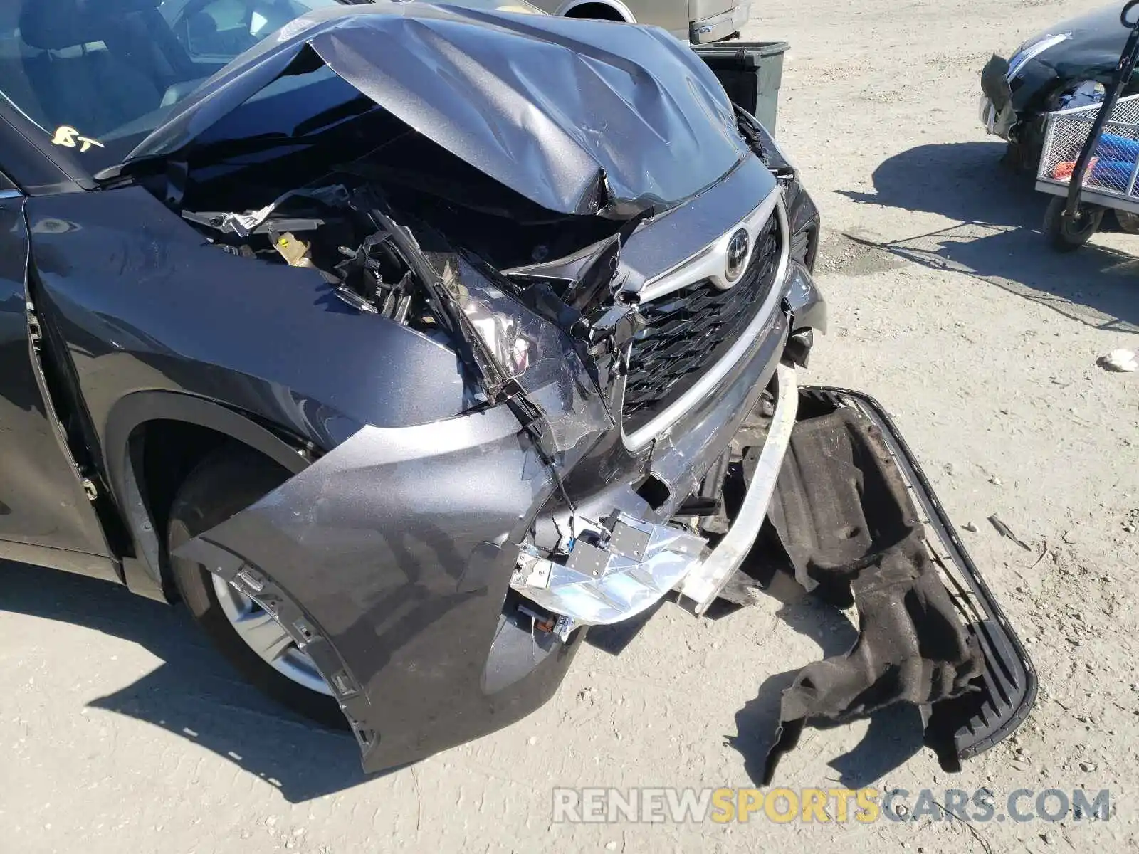 8 Photograph of a damaged car 5TDCZRAH0LS002635 TOYOTA HIGHLANDER 2020