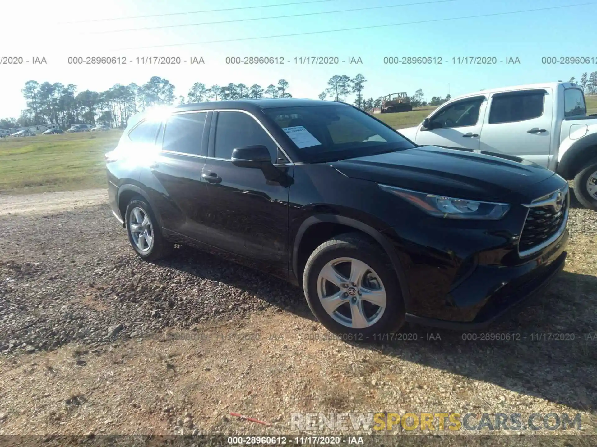 1 Photograph of a damaged car 5TDCZRAH0LS016969 TOYOTA HIGHLANDER 2020