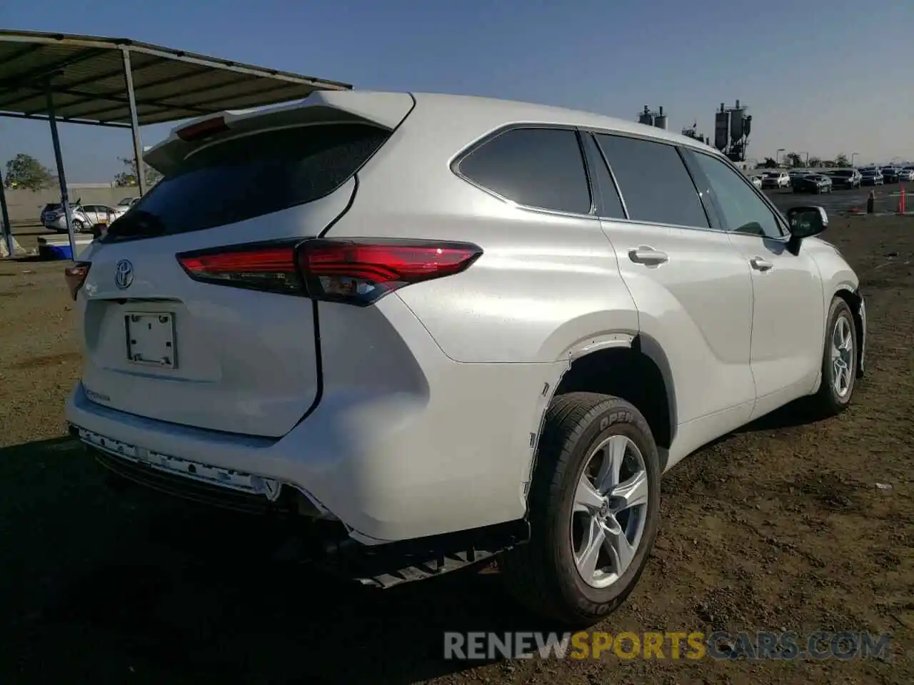 4 Photograph of a damaged car 5TDCZRAH0LS503833 TOYOTA HIGHLANDER 2020