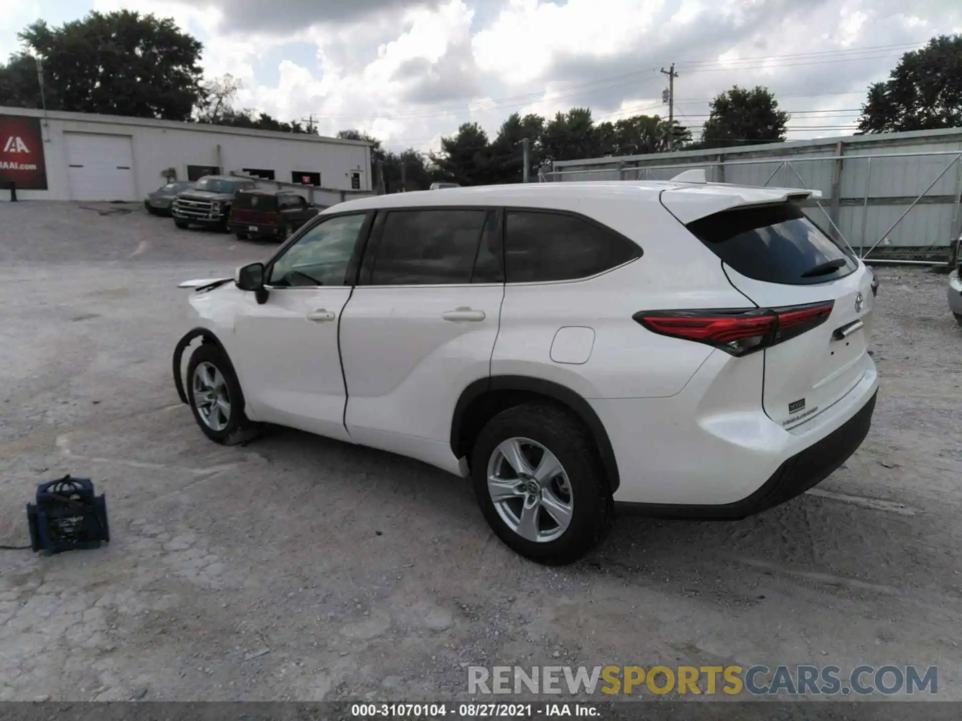 3 Photograph of a damaged car 5TDCZRAH0LS507591 TOYOTA HIGHLANDER 2020