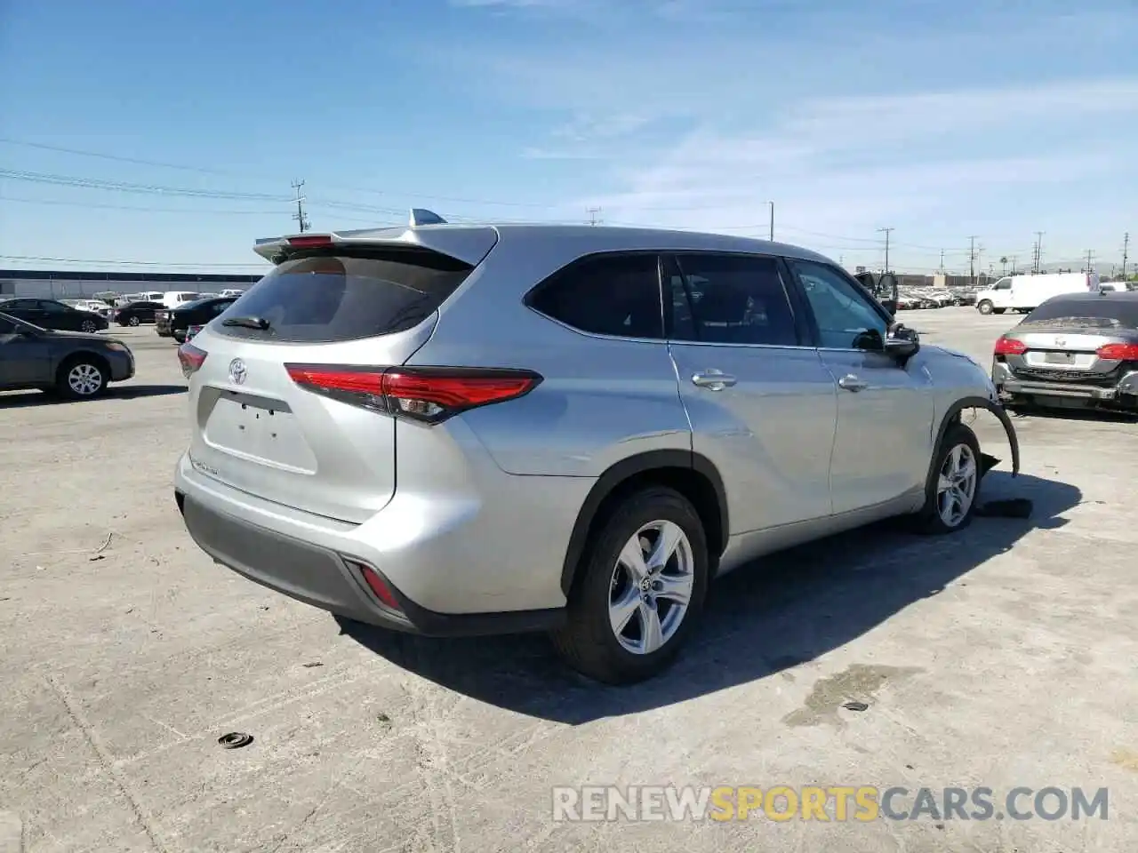 4 Photograph of a damaged car 5TDCZRAH1LS504411 TOYOTA HIGHLANDER 2020