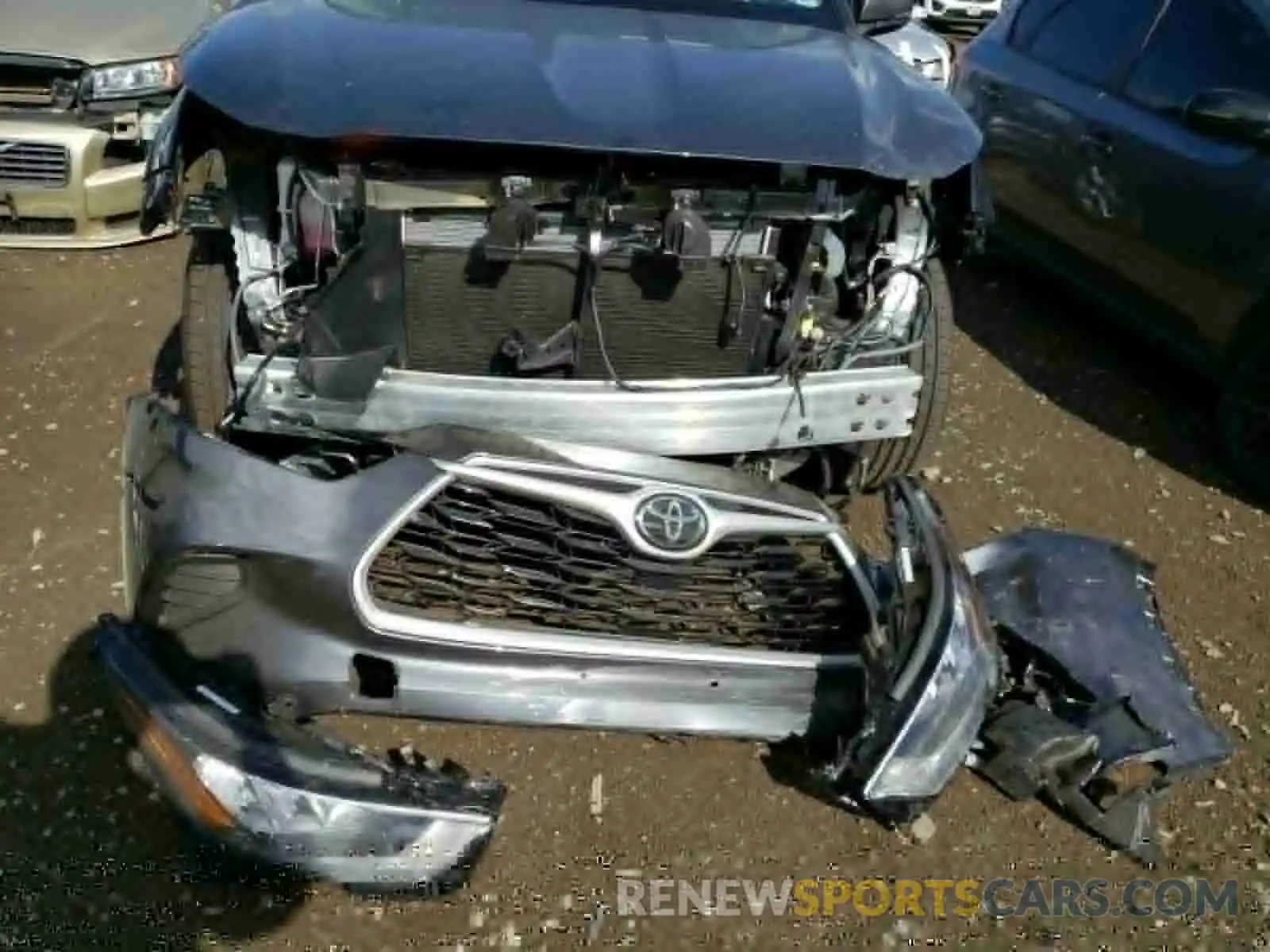 9 Photograph of a damaged car 5TDCZRAH1LS508345 TOYOTA HIGHLANDER 2020