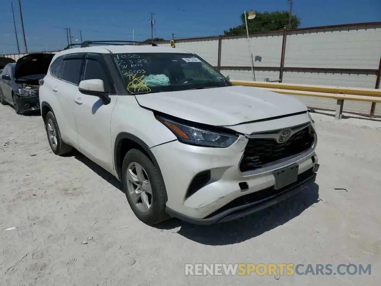 1 Photograph of a damaged car 5TDCZRAH2LS013393 TOYOTA HIGHLANDER 2020