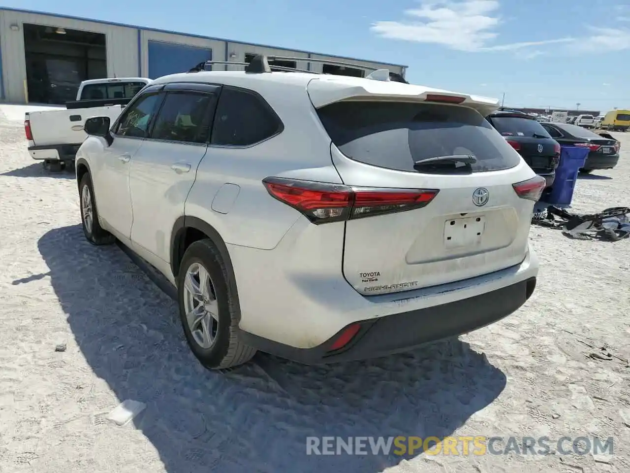 3 Photograph of a damaged car 5TDCZRAH2LS013393 TOYOTA HIGHLANDER 2020