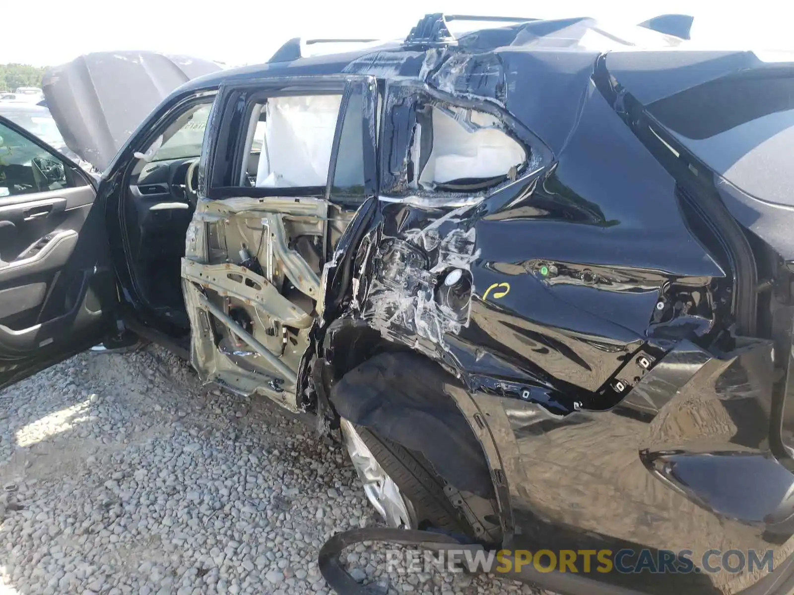 9 Photograph of a damaged car 5TDCZRAH2LS019274 TOYOTA HIGHLANDER 2020