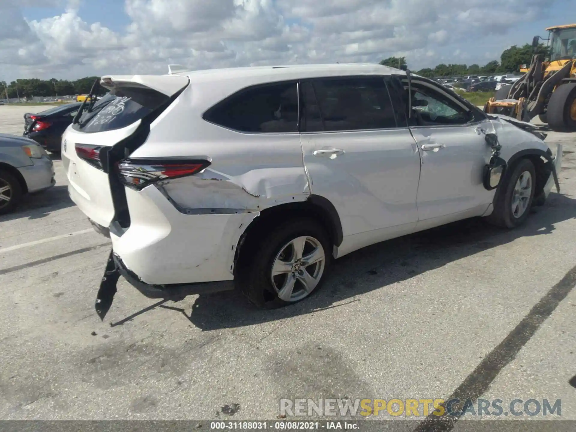 4 Photograph of a damaged car 5TDCZRAH3LS027836 TOYOTA HIGHLANDER 2020