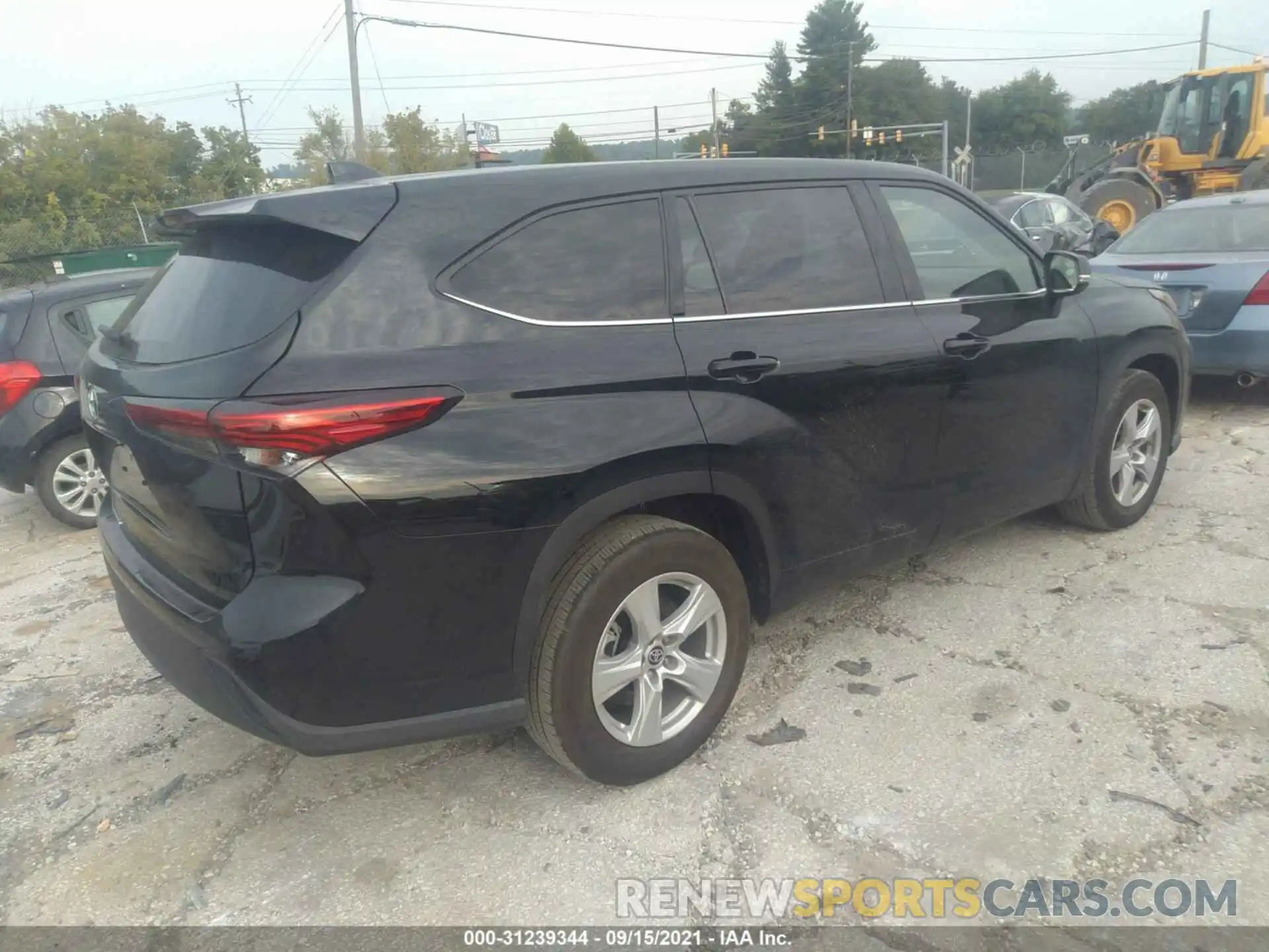 4 Photograph of a damaged car 5TDCZRAH3LS502076 TOYOTA HIGHLANDER 2020