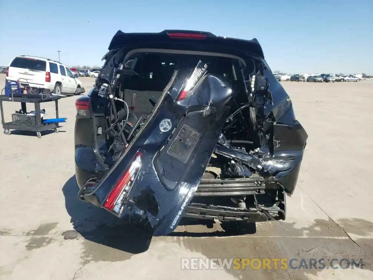 9 Photograph of a damaged car 5TDCZRAH3LS504412 TOYOTA HIGHLANDER 2020