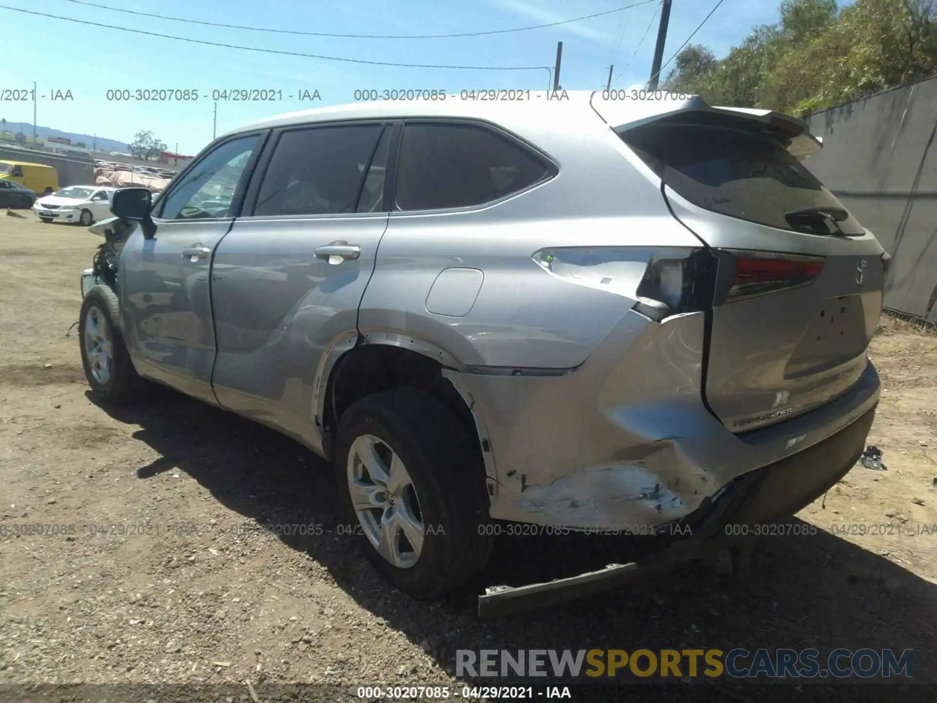 3 Photograph of a damaged car 5TDCZRAH3LS509268 TOYOTA HIGHLANDER 2020