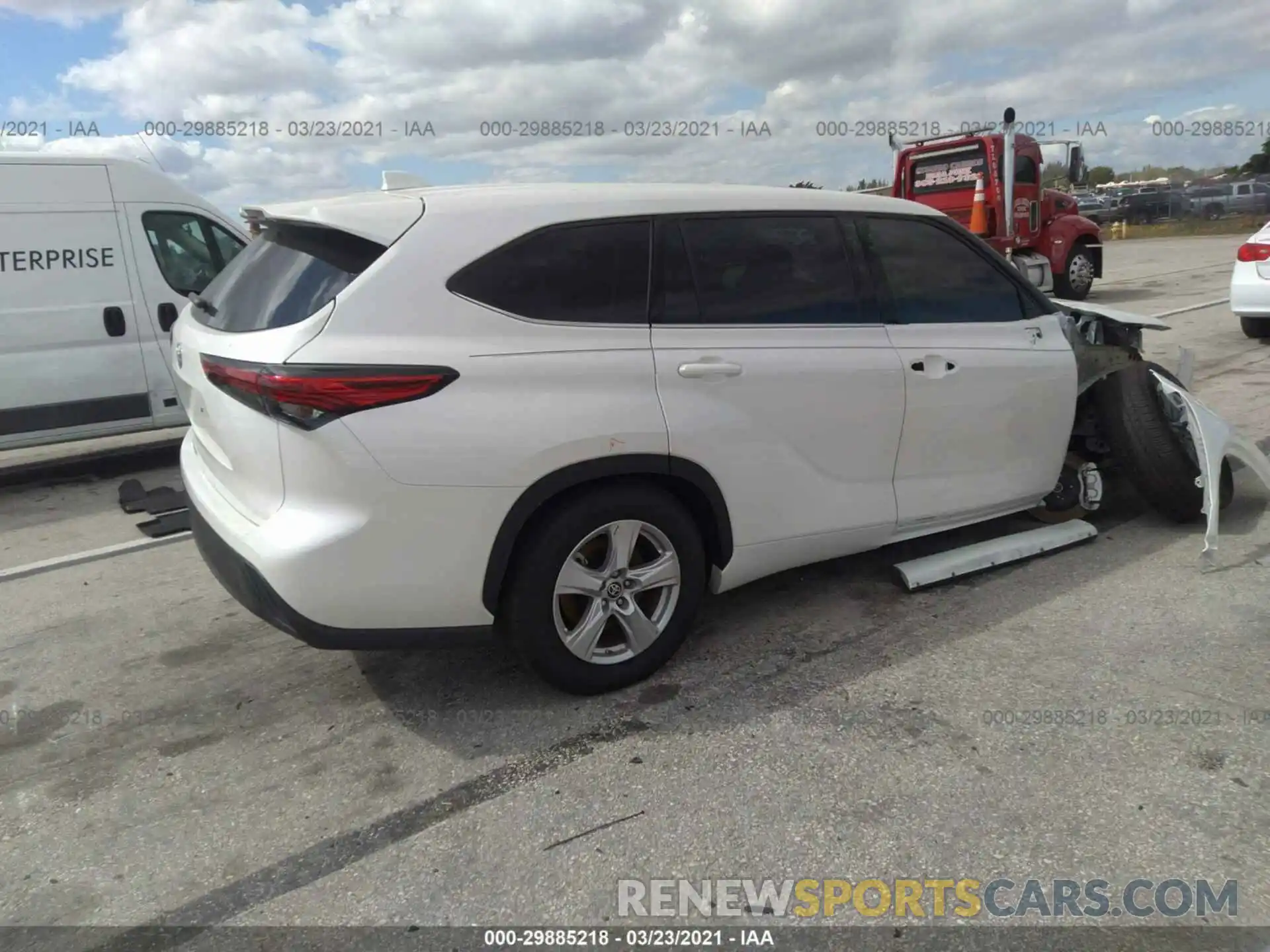 4 Photograph of a damaged car 5TDCZRAH3LS512333 TOYOTA HIGHLANDER 2020