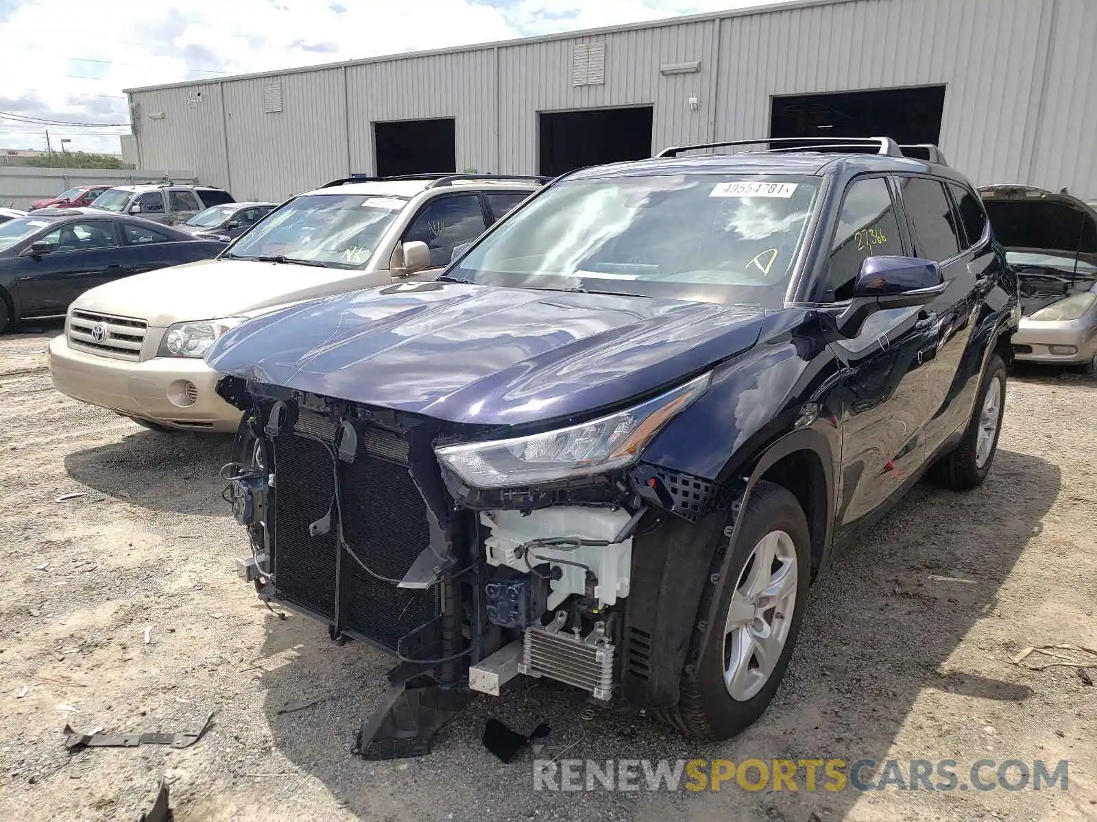 2 Photograph of a damaged car 5TDCZRAH4LS002024 TOYOTA HIGHLANDER 2020