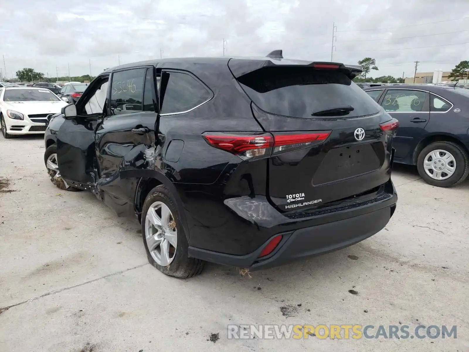 3 Photograph of a damaged car 5TDCZRAH4LS014741 TOYOTA HIGHLANDER 2020