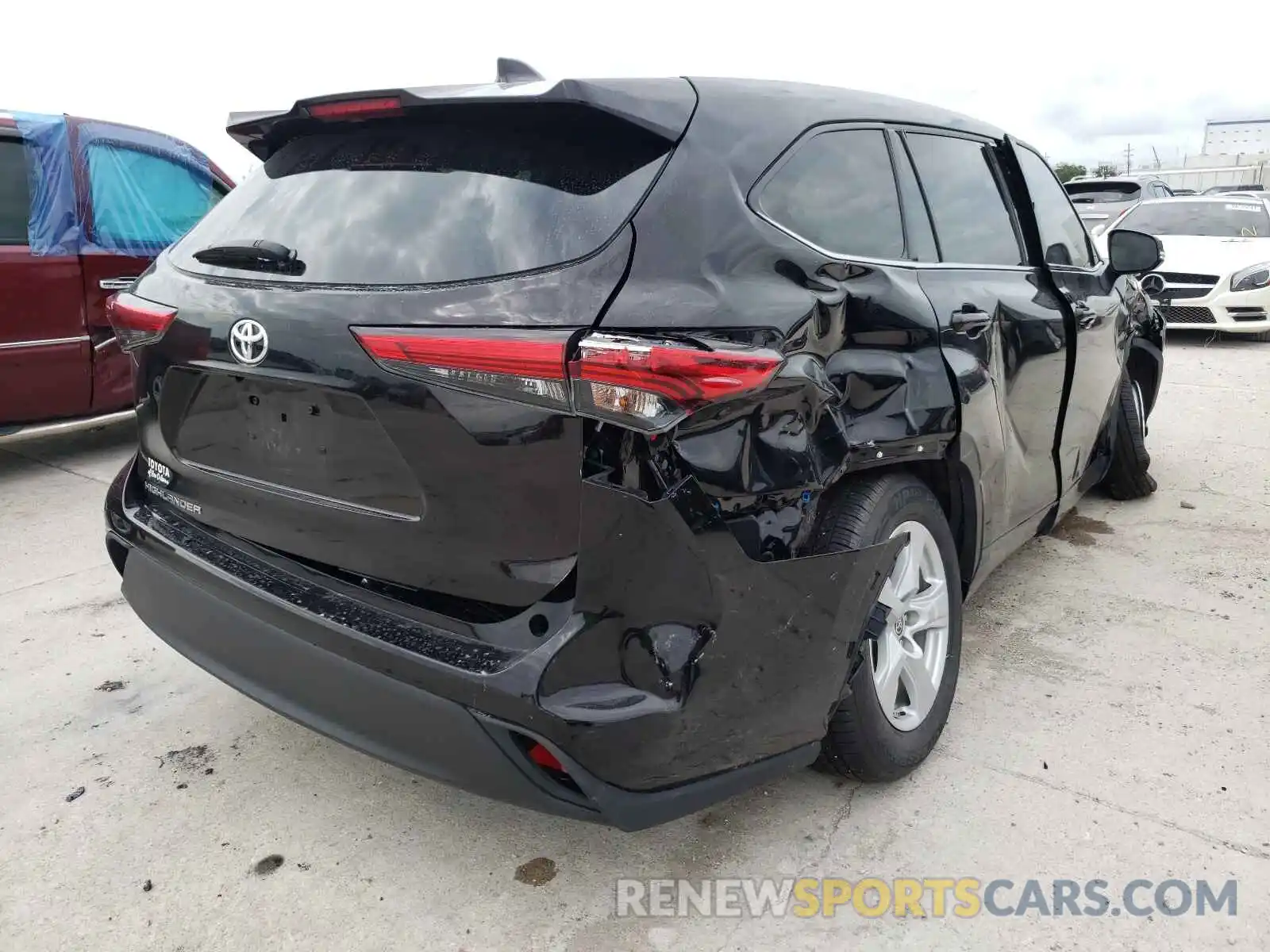 4 Photograph of a damaged car 5TDCZRAH4LS014741 TOYOTA HIGHLANDER 2020