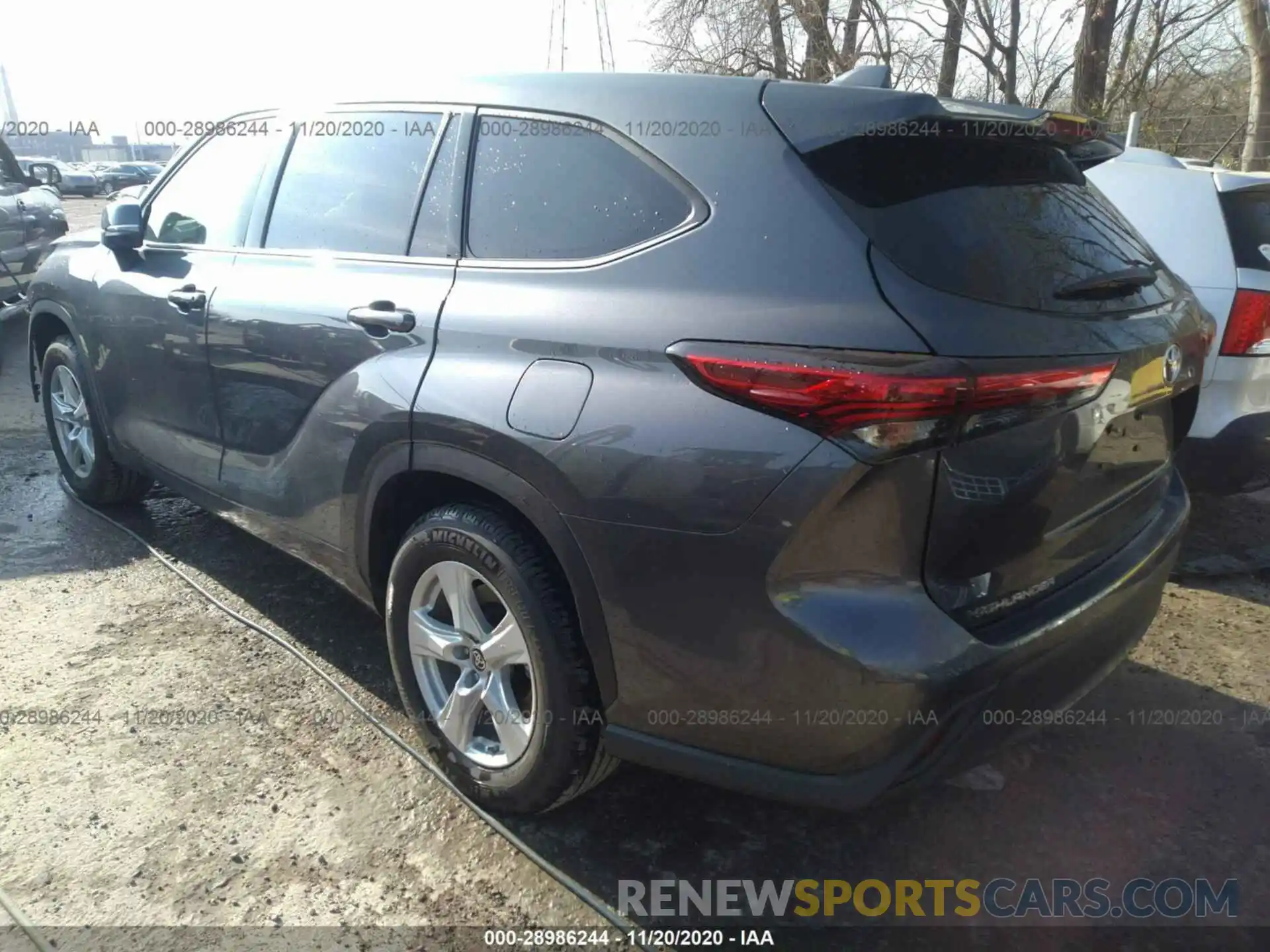 3 Photograph of a damaged car 5TDCZRAH4LS027067 TOYOTA HIGHLANDER 2020