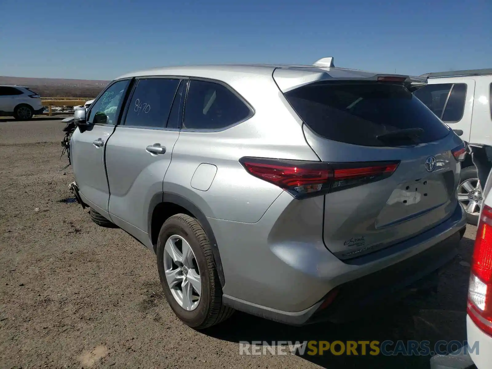 3 Photograph of a damaged car 5TDCZRAH4LS503558 TOYOTA HIGHLANDER 2020