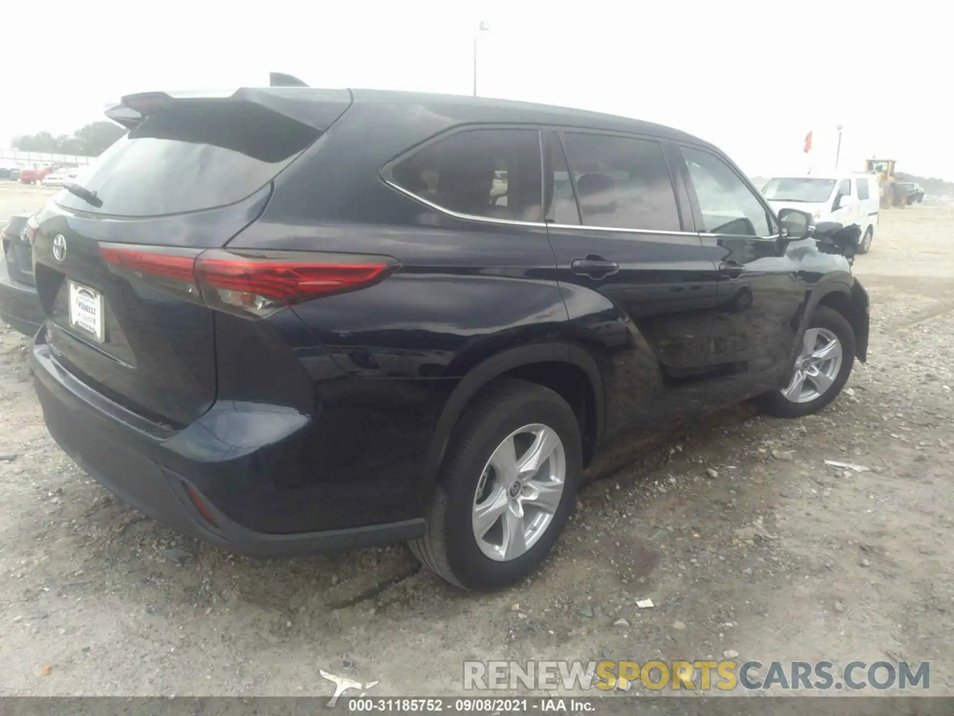 4 Photograph of a damaged car 5TDCZRAH5LS013145 TOYOTA HIGHLANDER 2020