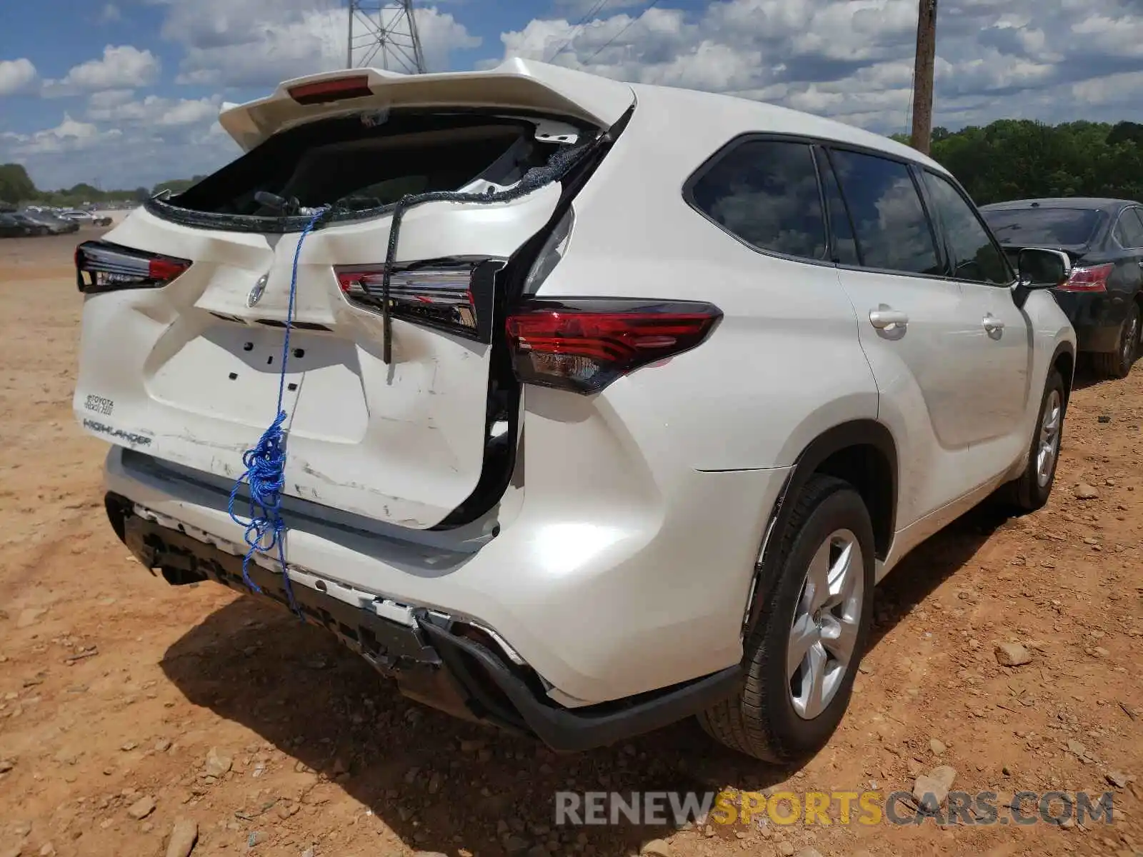 4 Photograph of a damaged car 5TDCZRAH5LS503889 TOYOTA HIGHLANDER 2020