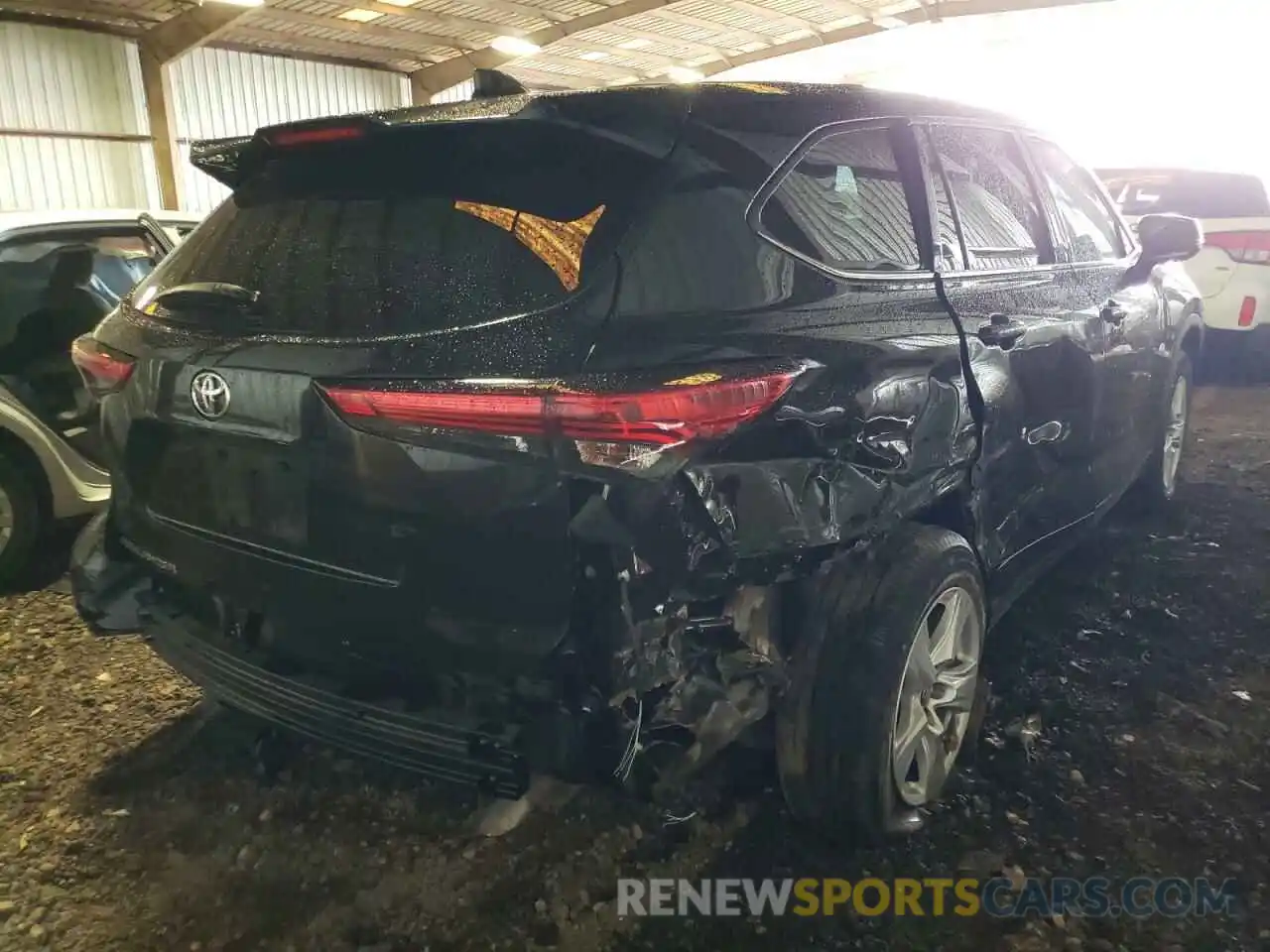 4 Photograph of a damaged car 5TDCZRAH5LS506596 TOYOTA HIGHLANDER 2020