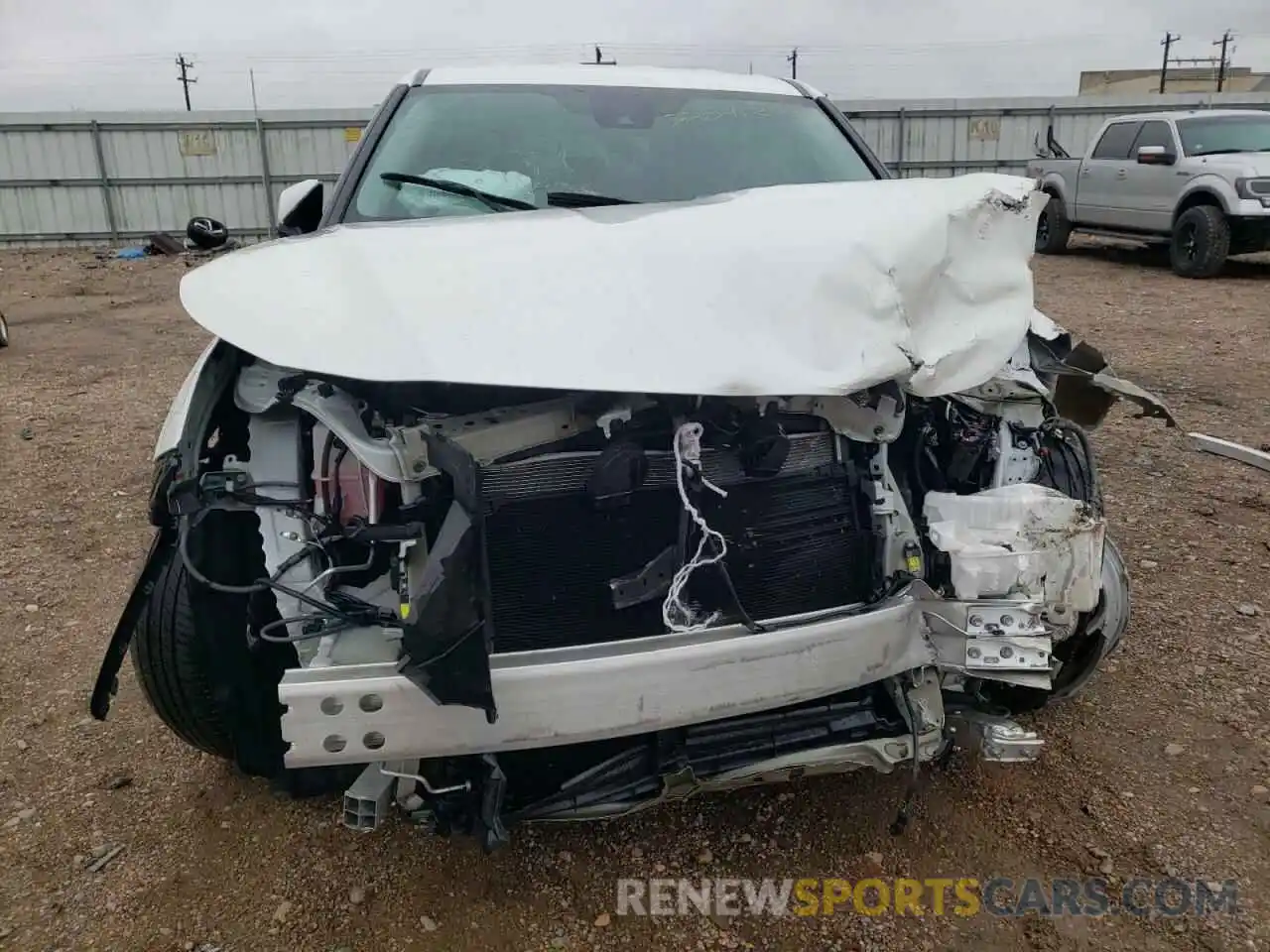 9 Photograph of a damaged car 5TDCZRAH5LS512334 TOYOTA HIGHLANDER 2020