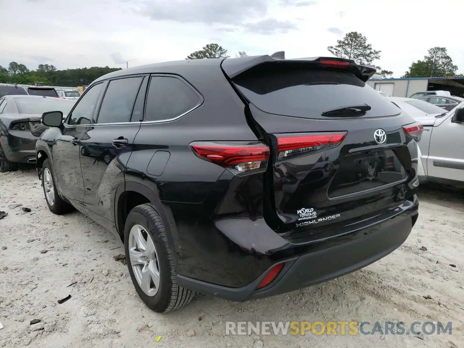 3 Photograph of a damaged car 5TDCZRAH6LS005121 TOYOTA HIGHLANDER 2020