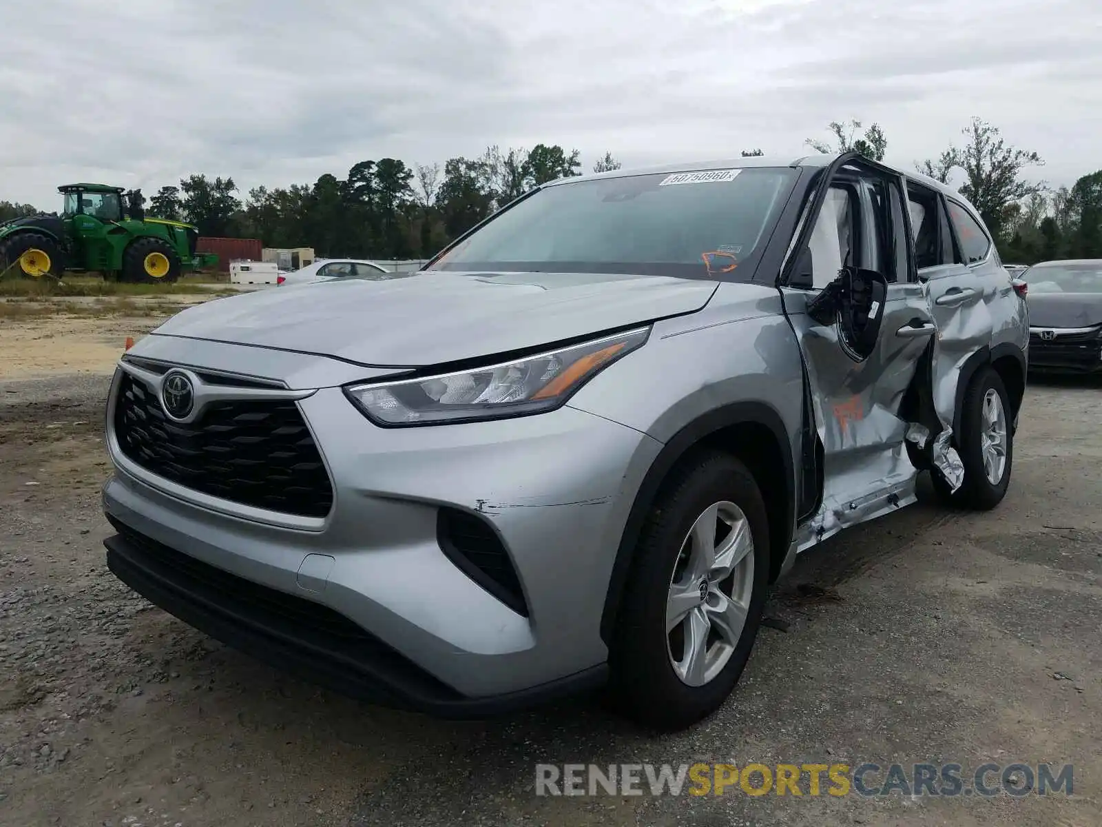 2 Photograph of a damaged car 5TDCZRAH6LS012957 TOYOTA HIGHLANDER 2020