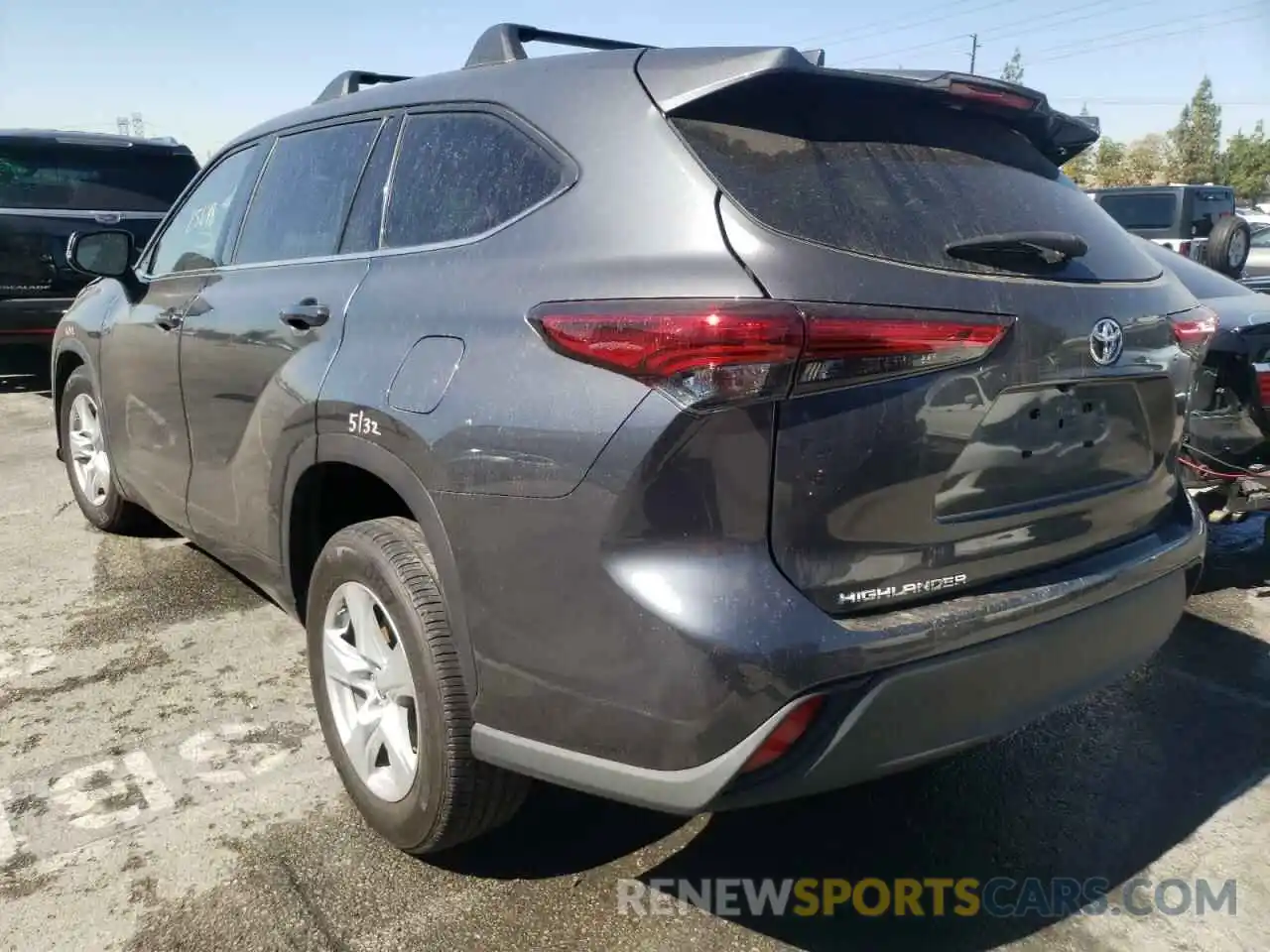 3 Photograph of a damaged car 5TDCZRAH7LS003135 TOYOTA HIGHLANDER 2020