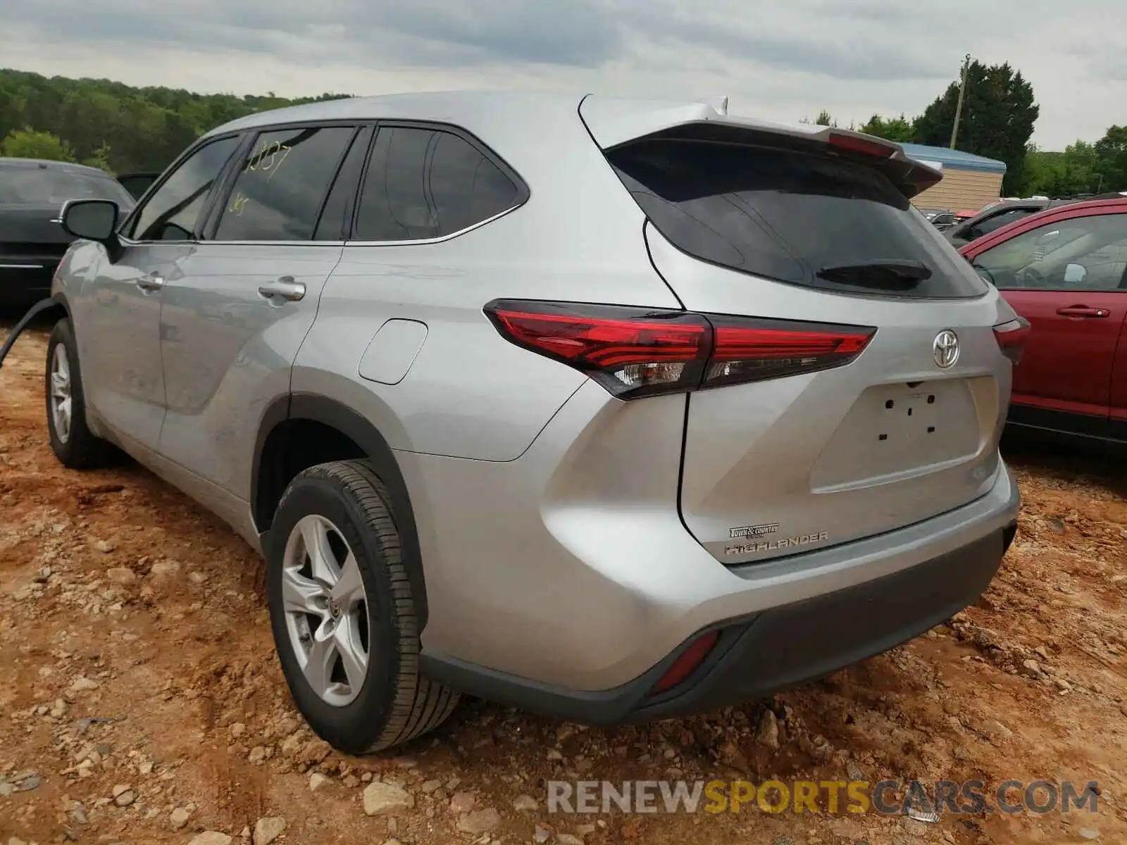 3 Photograph of a damaged car 5TDCZRAH7LS501979 TOYOTA HIGHLANDER 2020