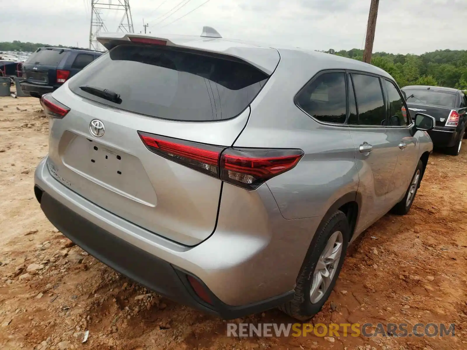 4 Photograph of a damaged car 5TDCZRAH7LS501979 TOYOTA HIGHLANDER 2020