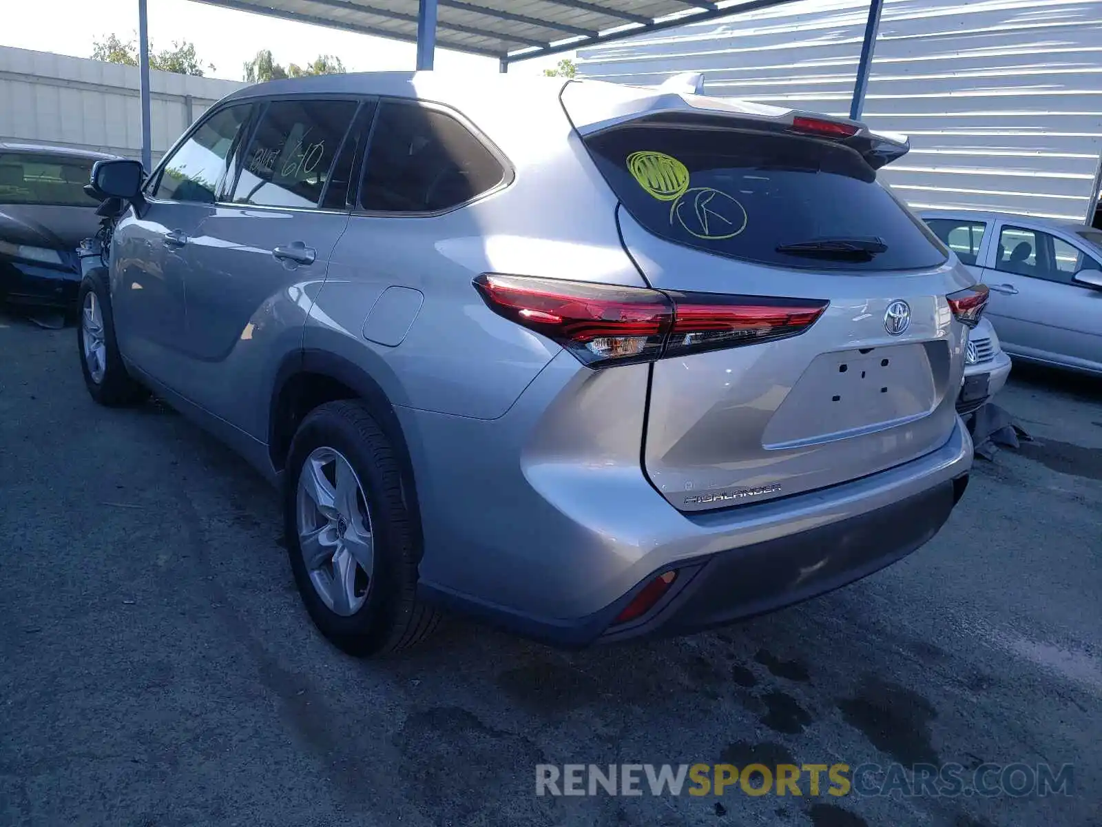 3 Photograph of a damaged car 5TDCZRAH7LS502971 TOYOTA HIGHLANDER 2020