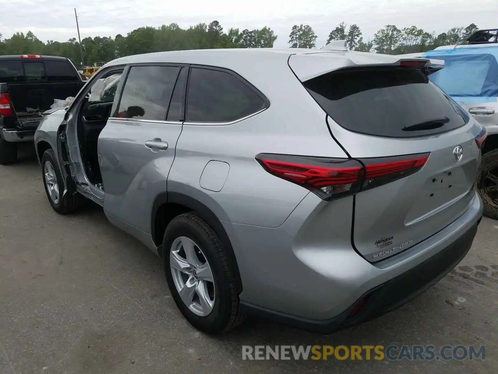 3 Photograph of a damaged car 5TDCZRAH7LS506518 TOYOTA HIGHLANDER 2020