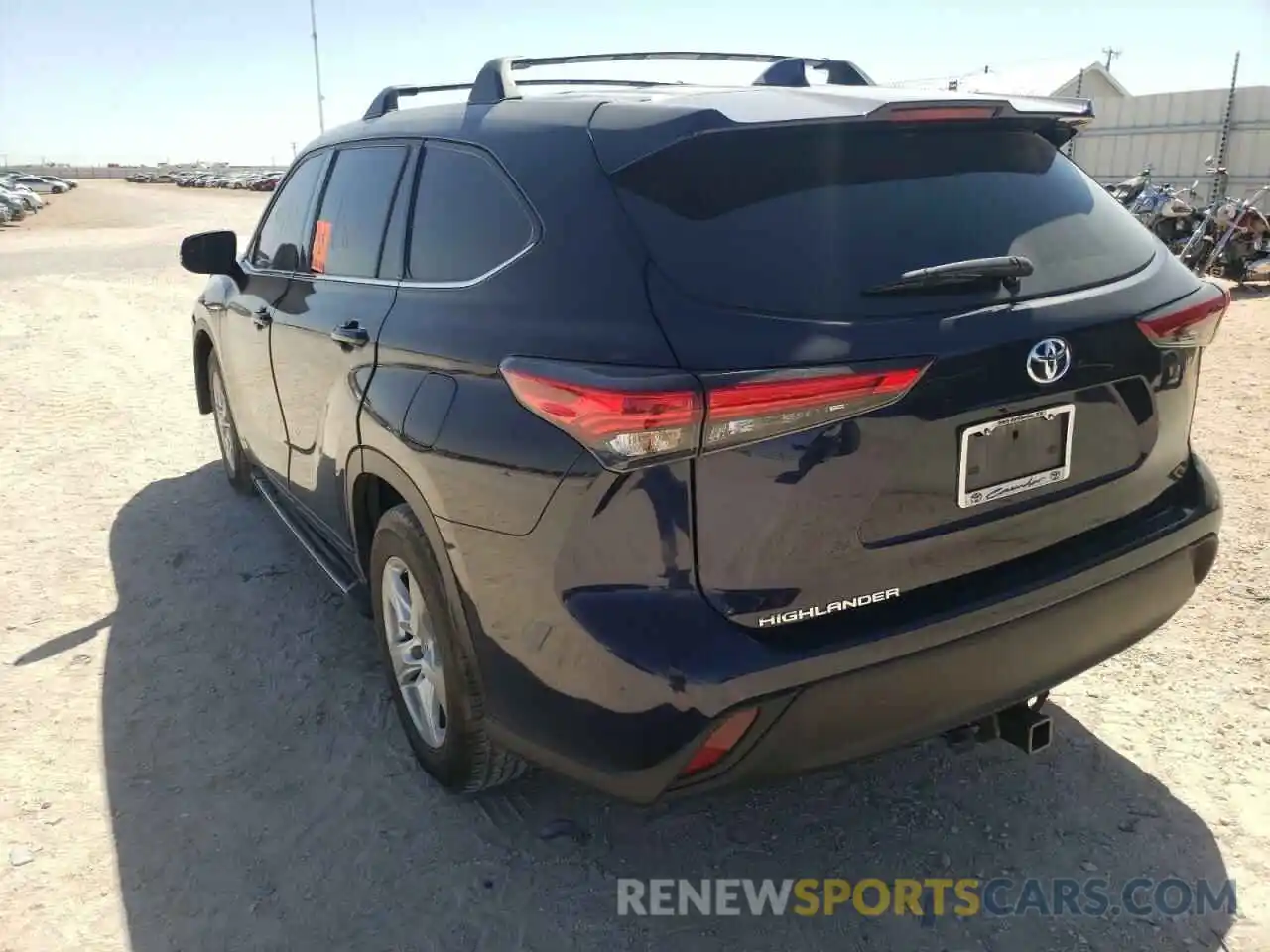 3 Photograph of a damaged car 5TDCZRAH8LS020977 TOYOTA HIGHLANDER 2020