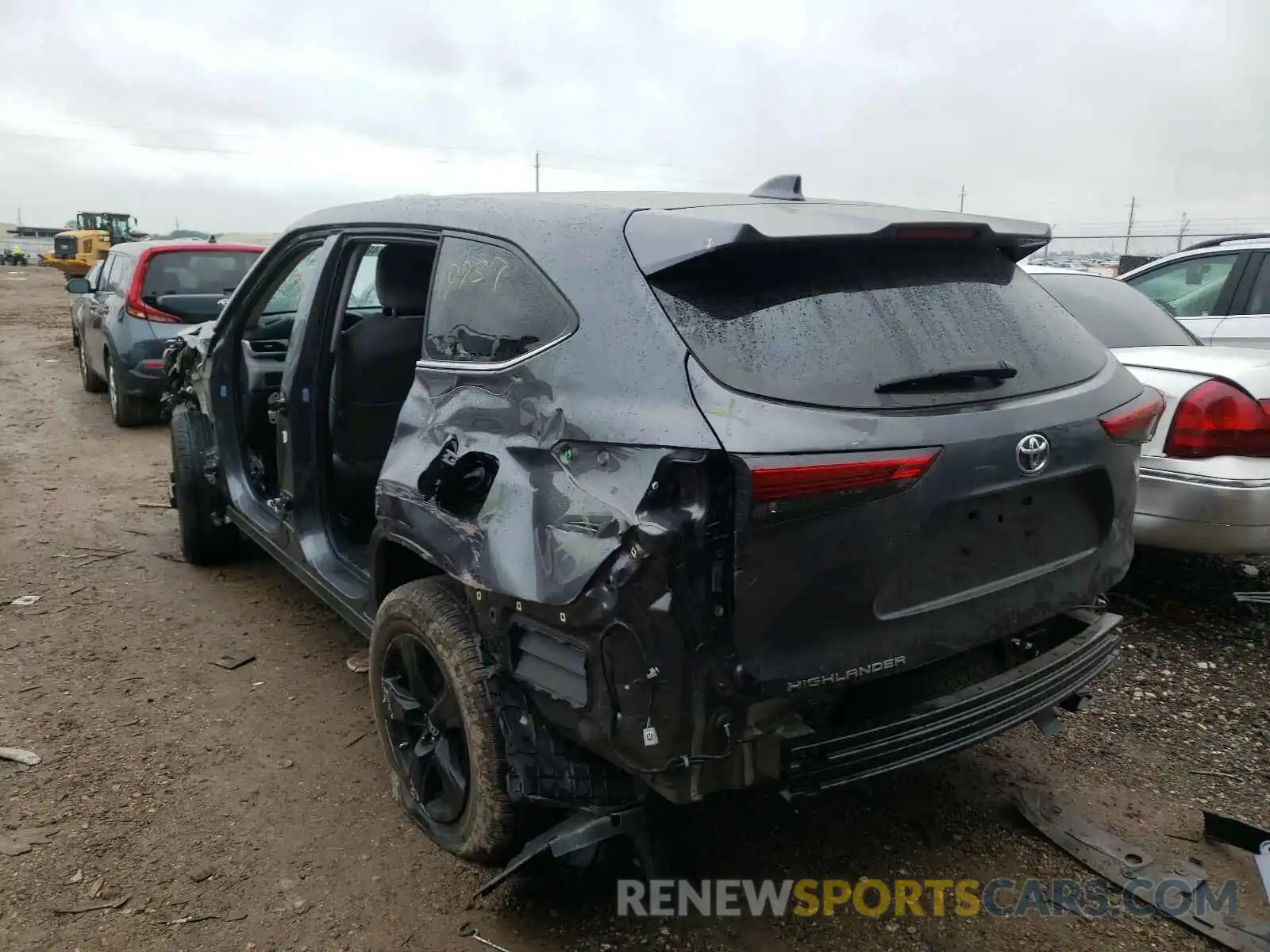 3 Photograph of a damaged car 5TDCZRAH8LS505376 TOYOTA HIGHLANDER 2020