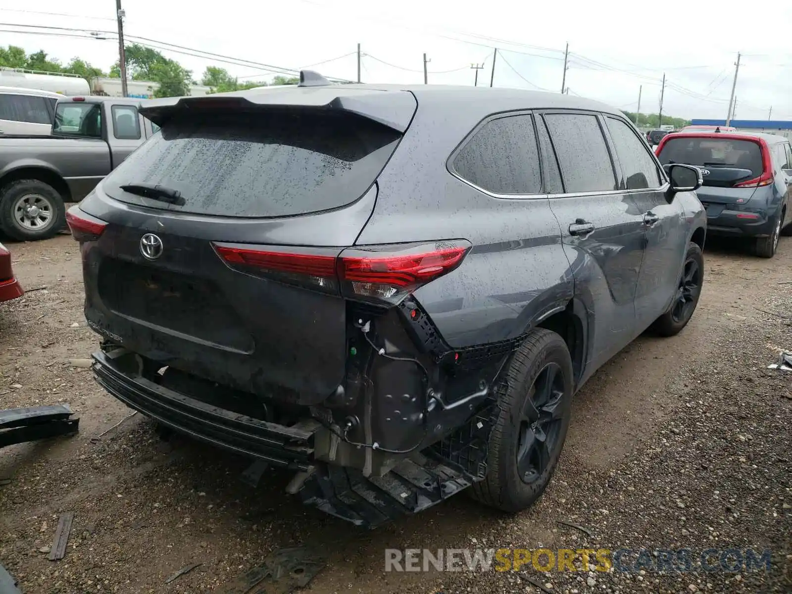 4 Photograph of a damaged car 5TDCZRAH8LS505376 TOYOTA HIGHLANDER 2020