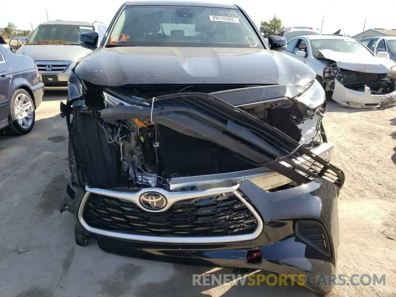 9 Photograph of a damaged car 5TDCZRAH8LS508181 TOYOTA HIGHLANDER 2020