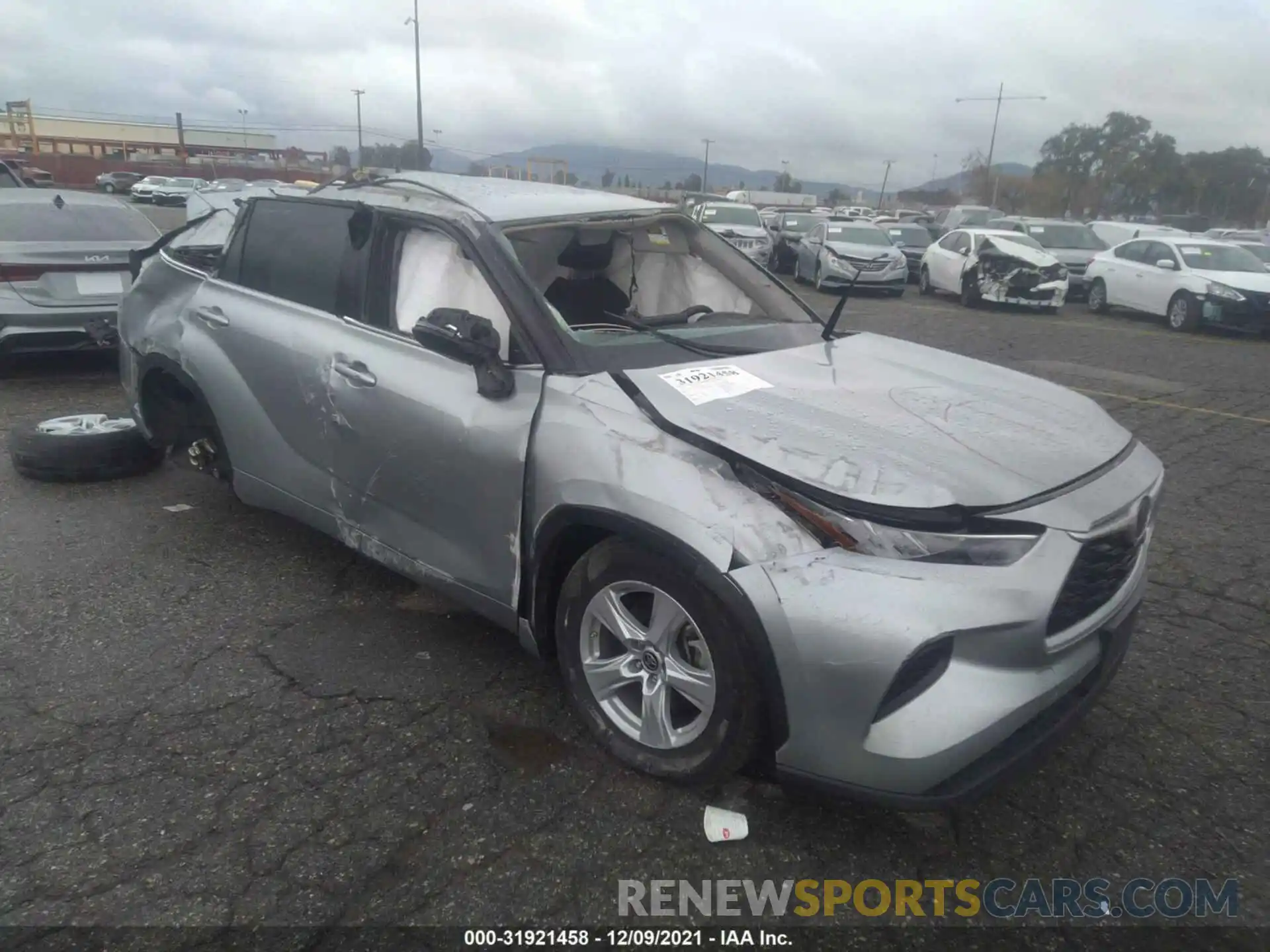 1 Photograph of a damaged car 5TDCZRAH9LS016694 TOYOTA HIGHLANDER 2020