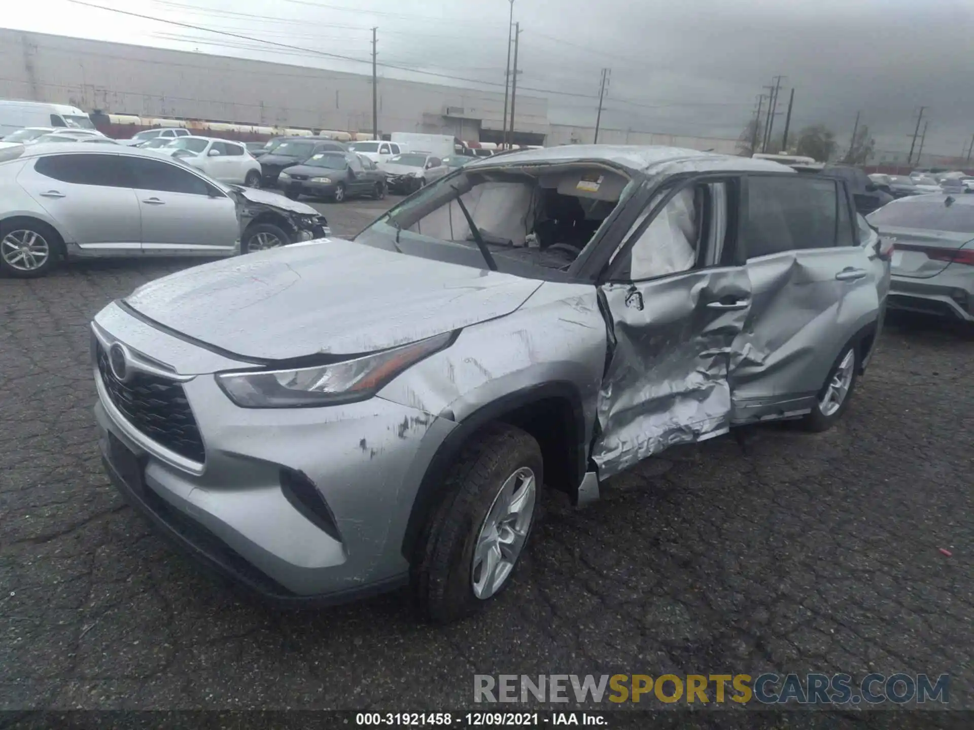 2 Photograph of a damaged car 5TDCZRAH9LS016694 TOYOTA HIGHLANDER 2020