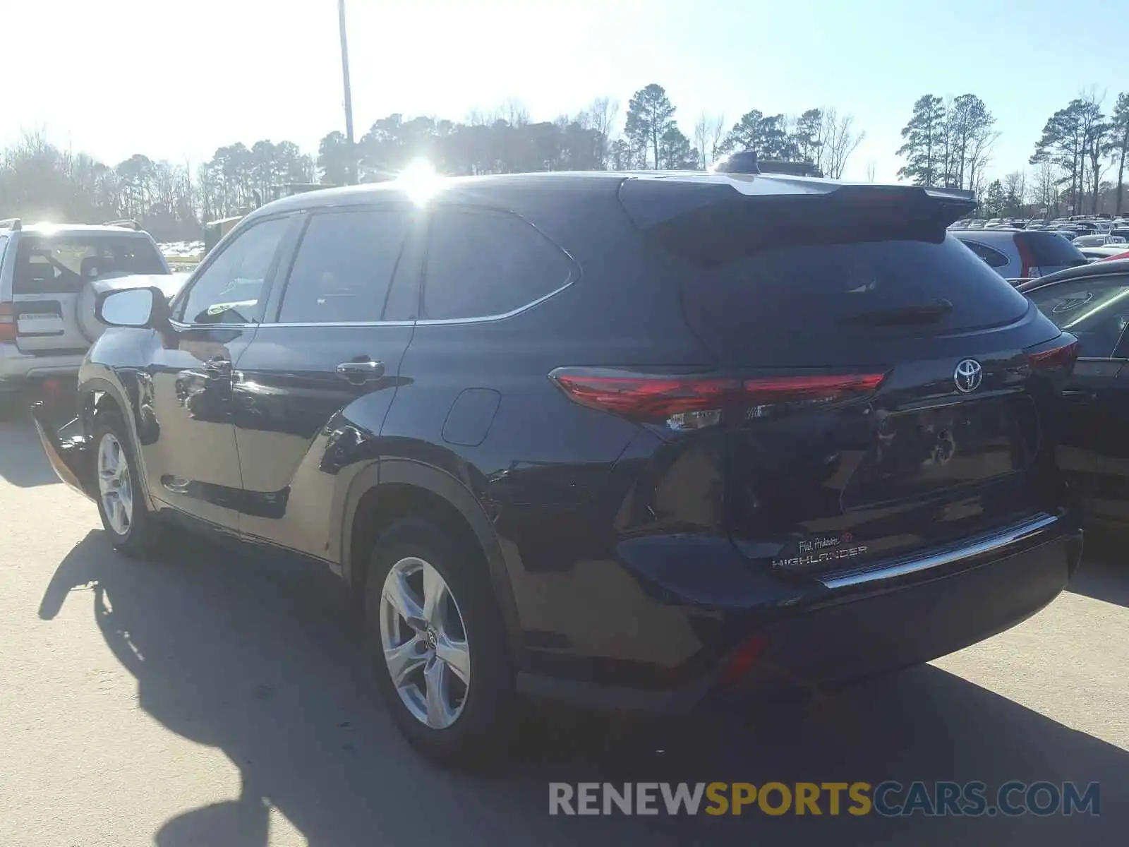 3 Photograph of a damaged car 5TDCZRAHXLS011536 TOYOTA HIGHLANDER 2020