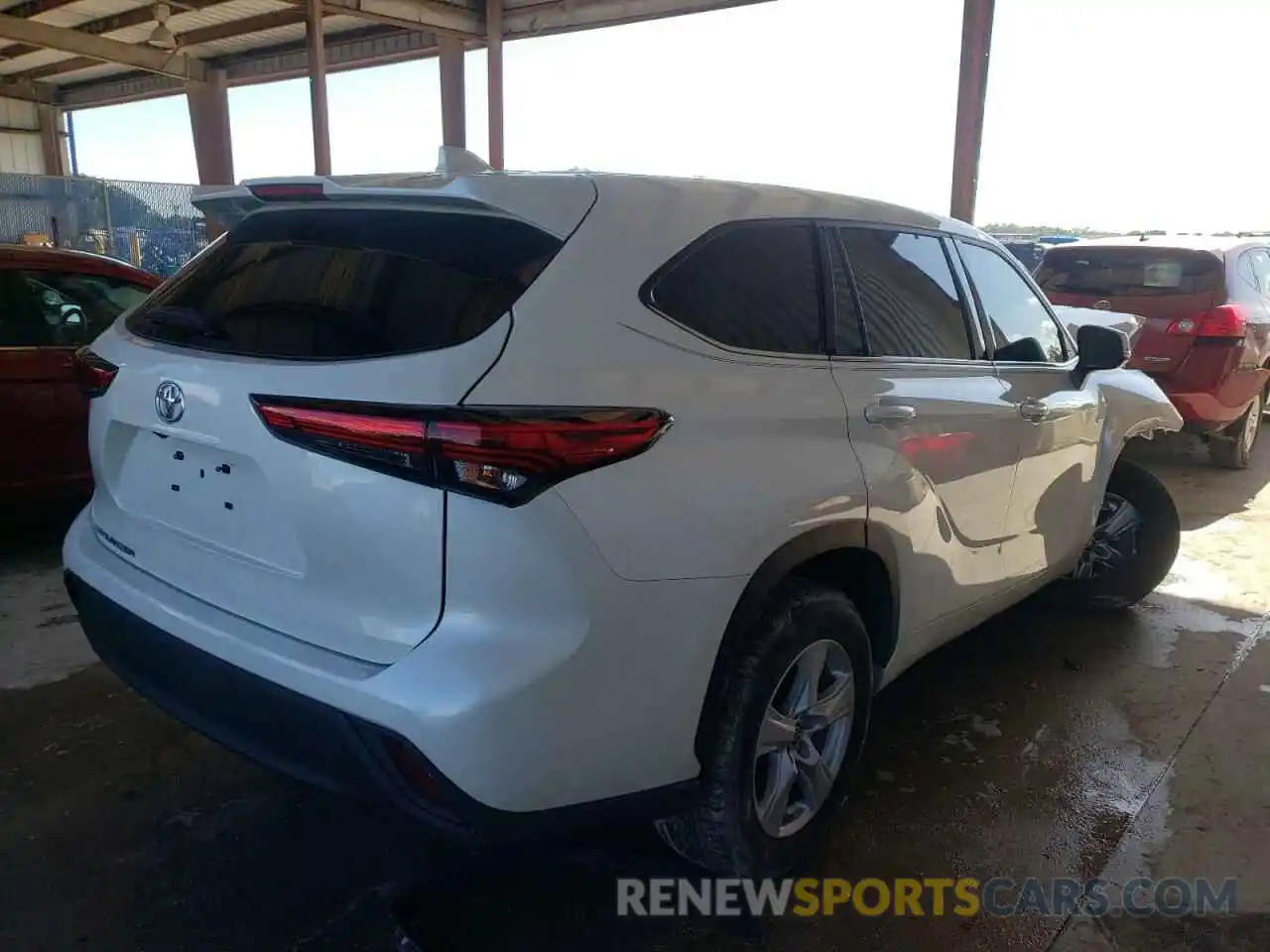 4 Photograph of a damaged car 5TDCZRAHXLS019586 TOYOTA HIGHLANDER 2020