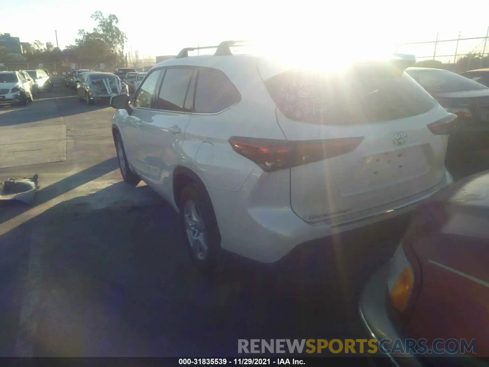 3 Photograph of a damaged car 5TDCZRAHXLS501314 TOYOTA HIGHLANDER 2020