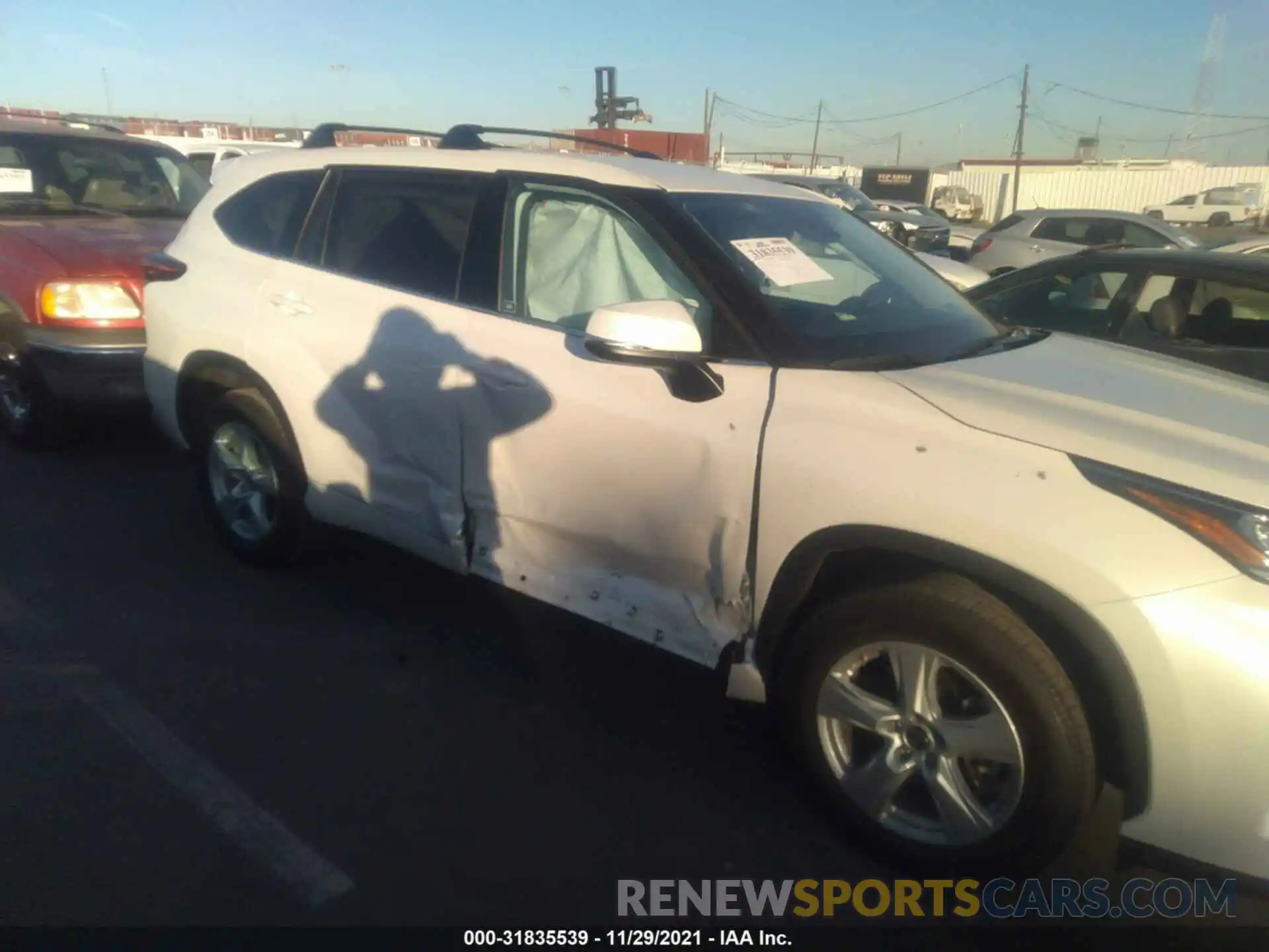 6 Photograph of a damaged car 5TDCZRAHXLS501314 TOYOTA HIGHLANDER 2020