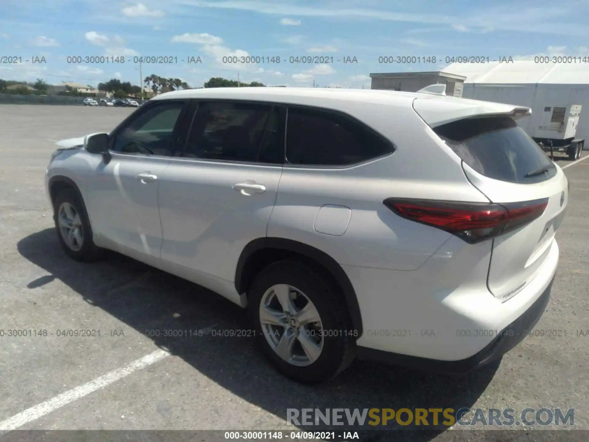 3 Photograph of a damaged car 5TDCZRAHXLS503516 TOYOTA HIGHLANDER 2020