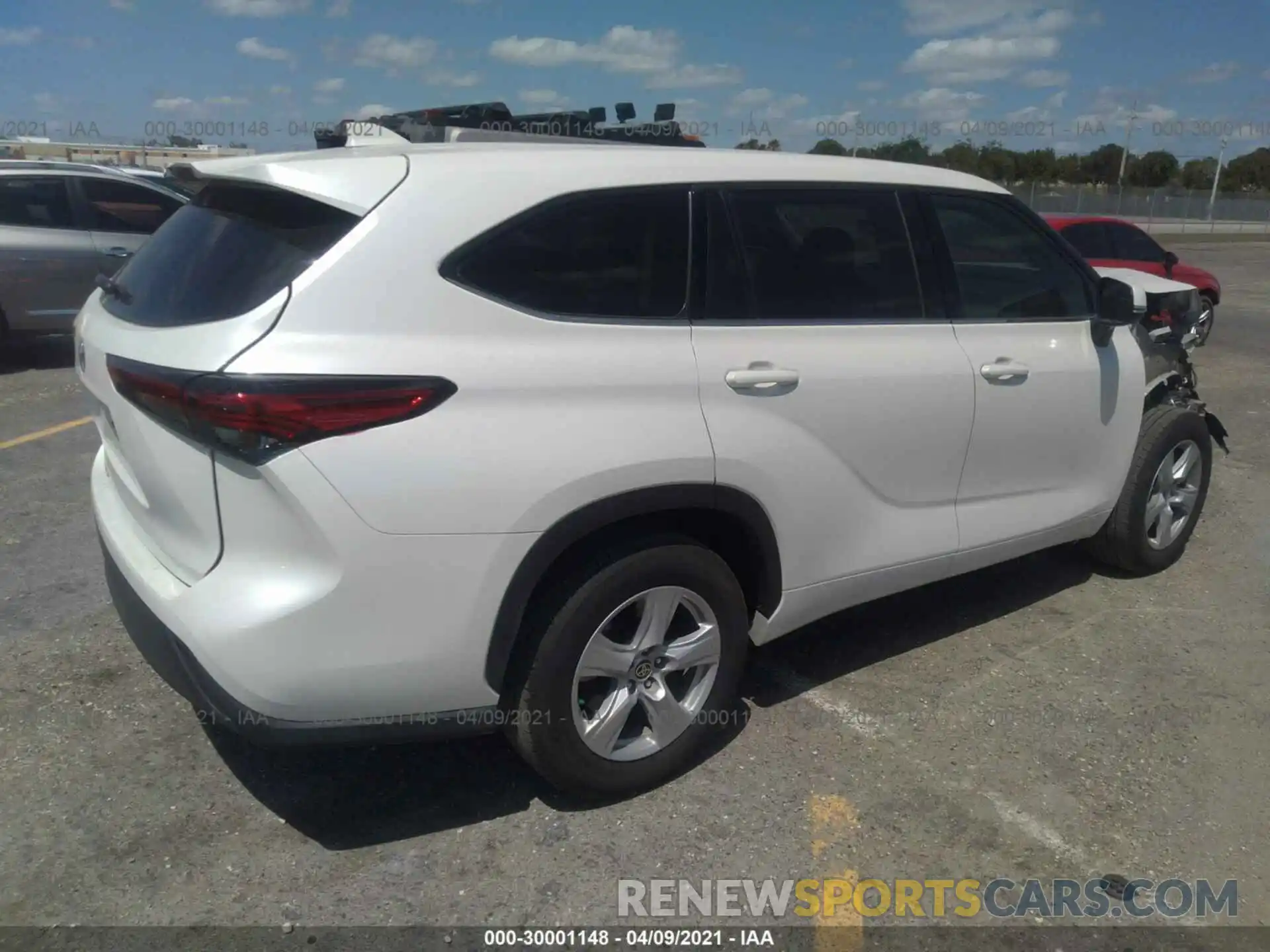 4 Photograph of a damaged car 5TDCZRAHXLS503516 TOYOTA HIGHLANDER 2020