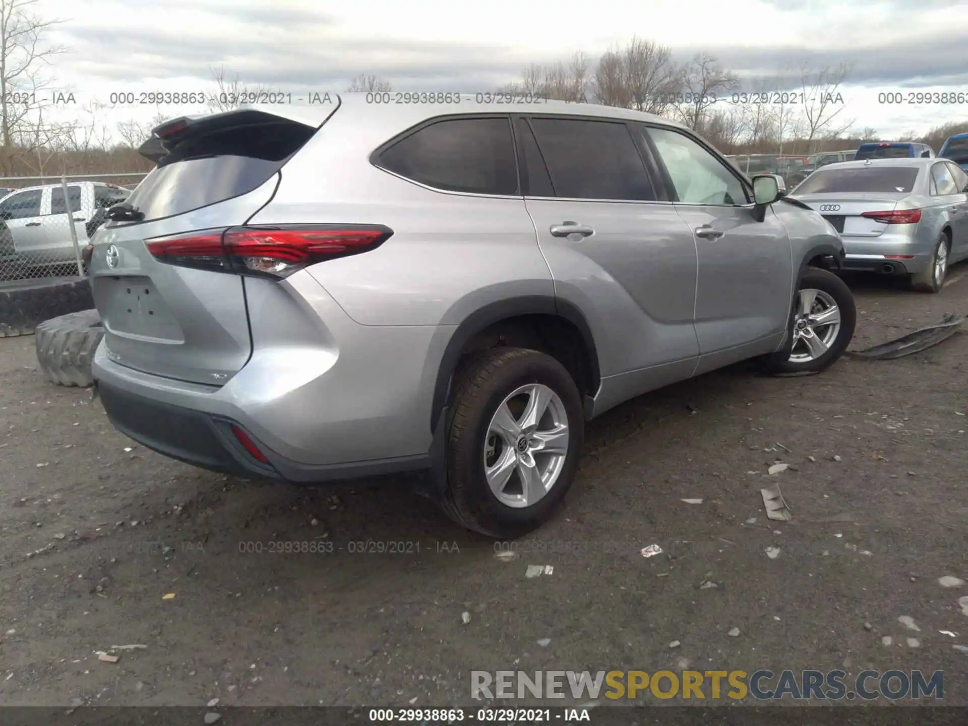 4 Photograph of a damaged car 5TDCZRBH0LS501000 TOYOTA HIGHLANDER 2020