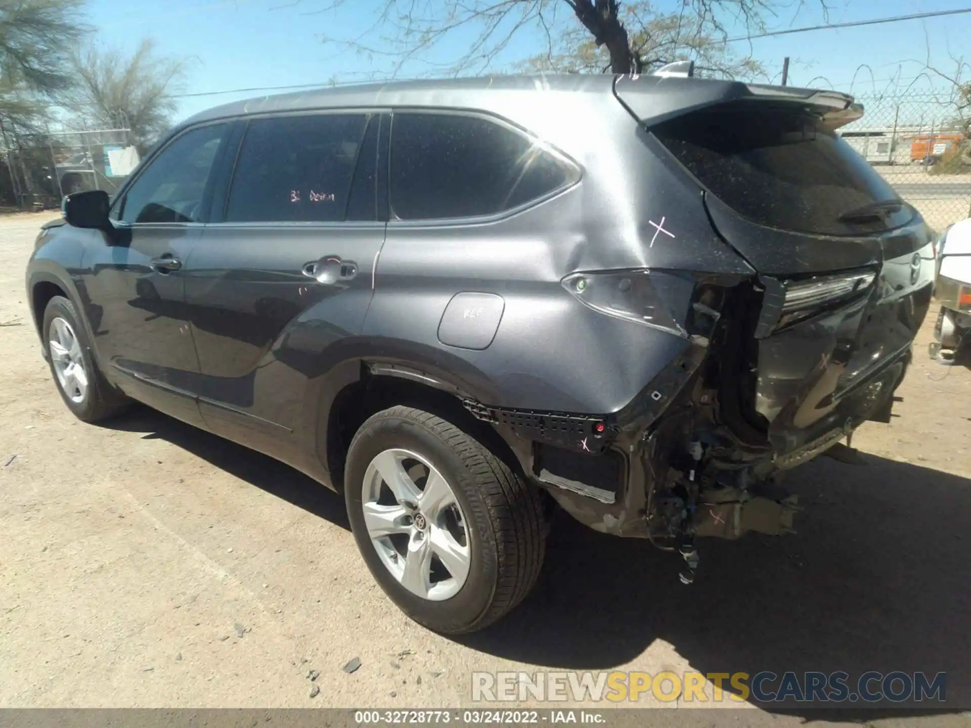 3 Фотография поврежденного автомобиля 5TDCZRBH1LS043144 TOYOTA HIGHLANDER 2020