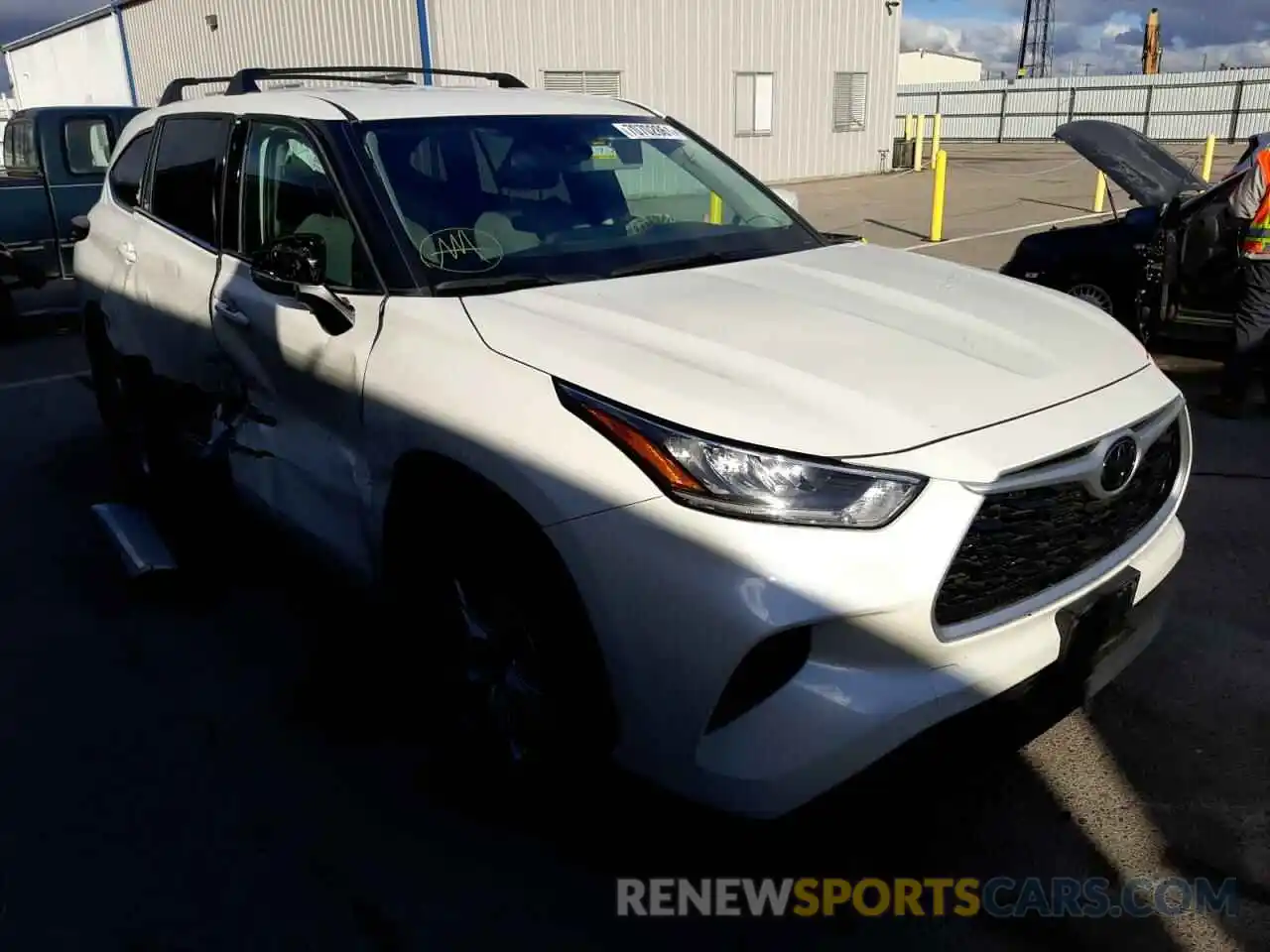 1 Photograph of a damaged car 5TDCZRBH1LS501023 TOYOTA HIGHLANDER 2020